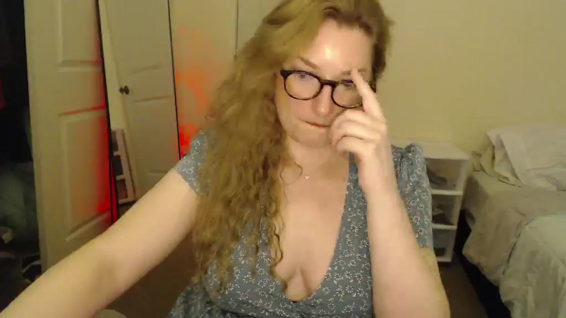 Gallery image thumbnail from CarlyNextDoor's myfreecams stream on, 03/19/2026, 01:32 image 17 of 20