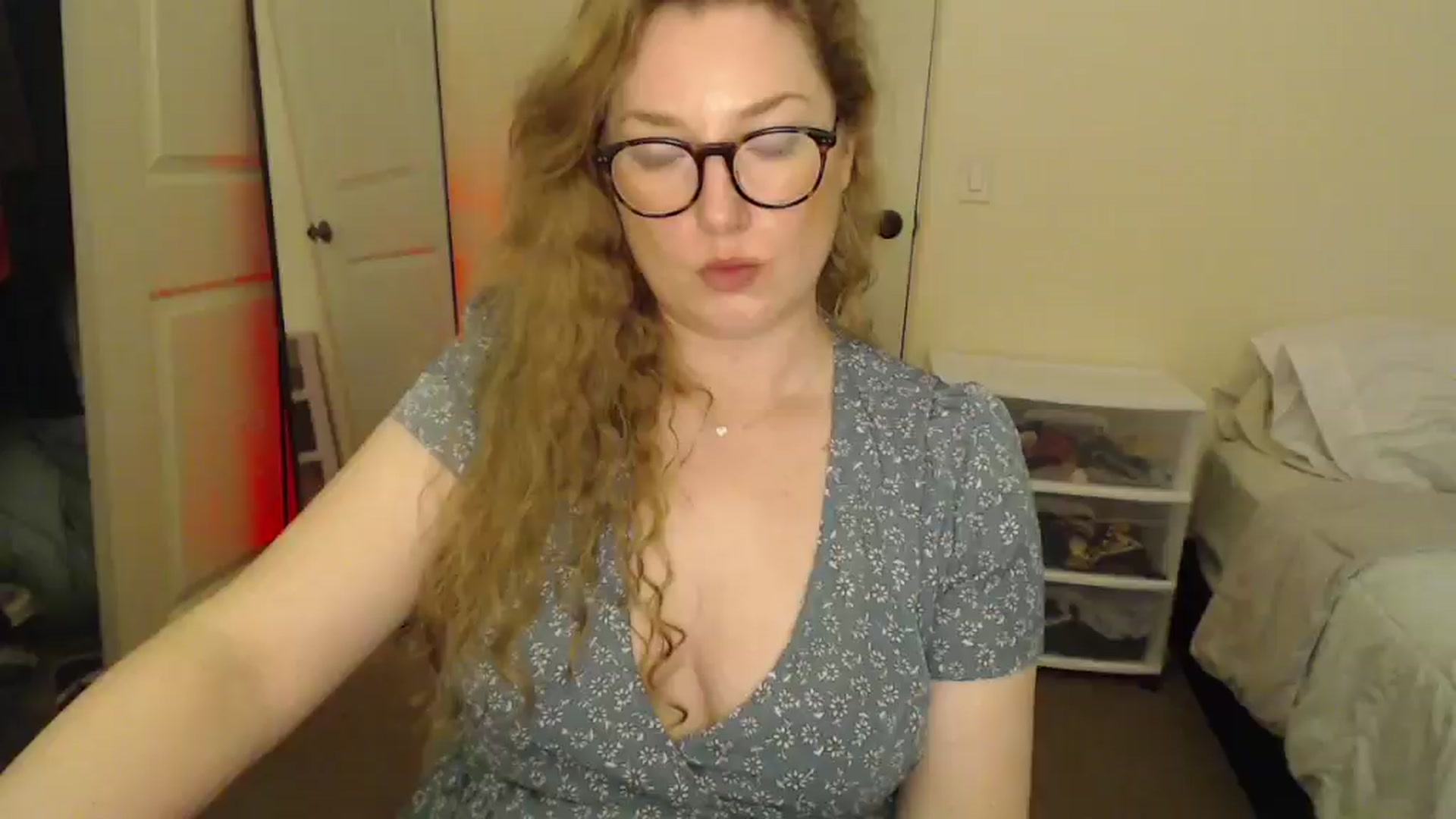 Gallery image thumbnail from CarlyNextDoor's myfreecams stream on, 03/19/2026, 01:32 image 10 of 20