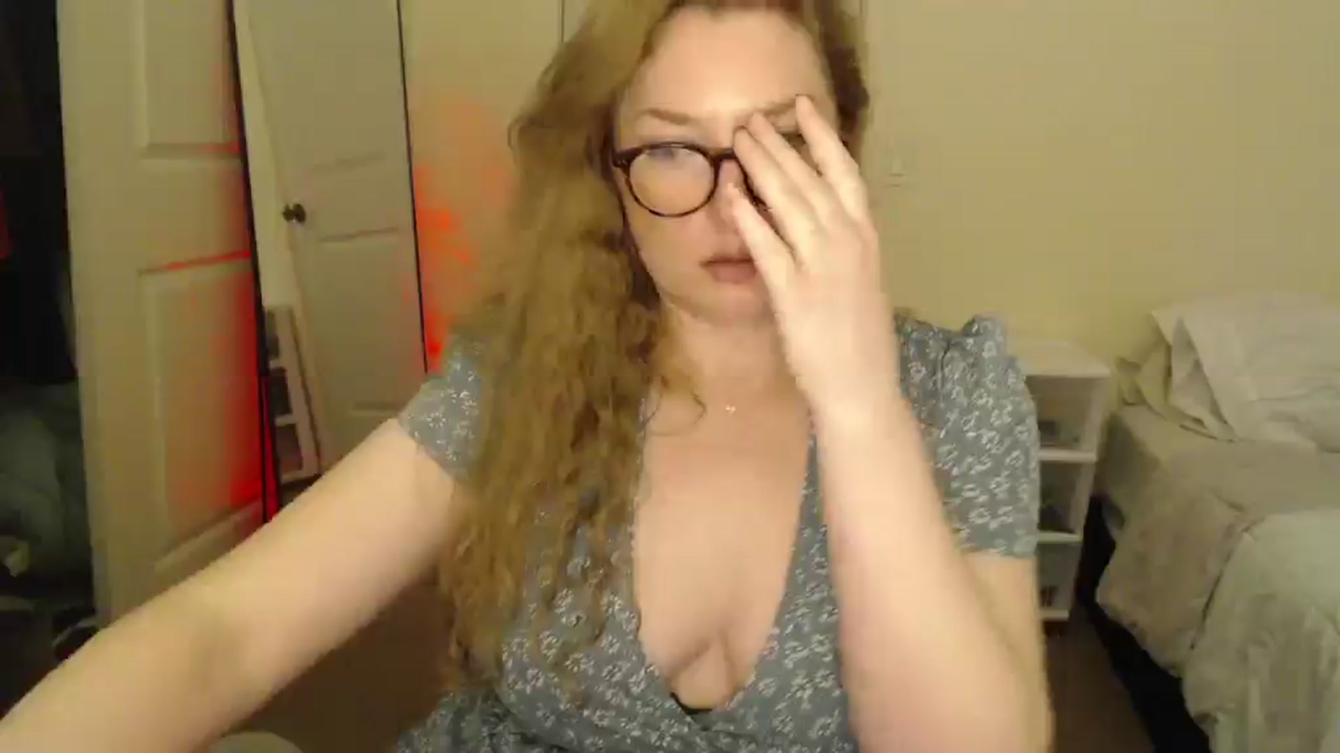 Gallery image thumbnail from CarlyNextDoor's myfreecams stream on, 03/19/2026, 01:32 image 13 of 20