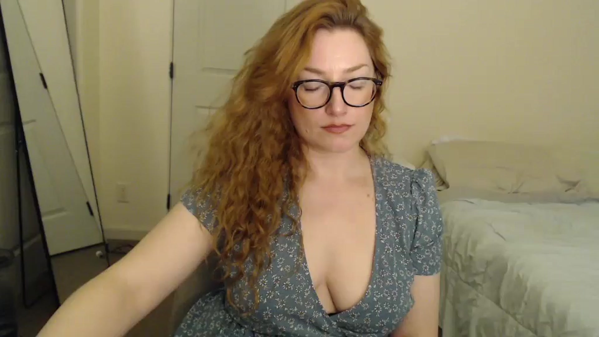 Gallery image thumbnail from CarlyNextDoor's myfreecams stream on, 04/07/2026, 24:00 image 5 of 20