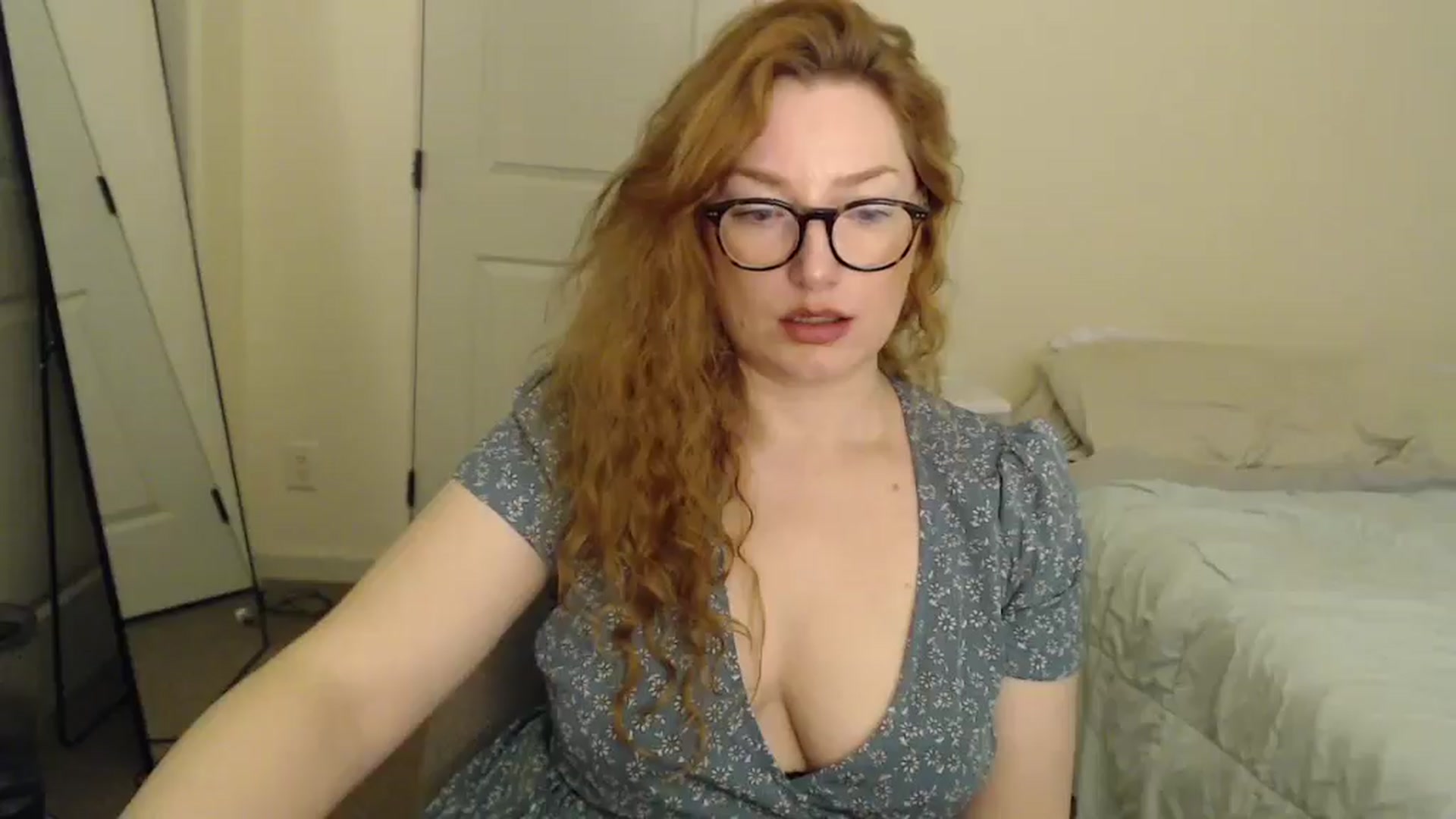 Gallery image thumbnail from CarlyNextDoor's myfreecams stream on, 04/07/2026, 24:00 image 2 of 20