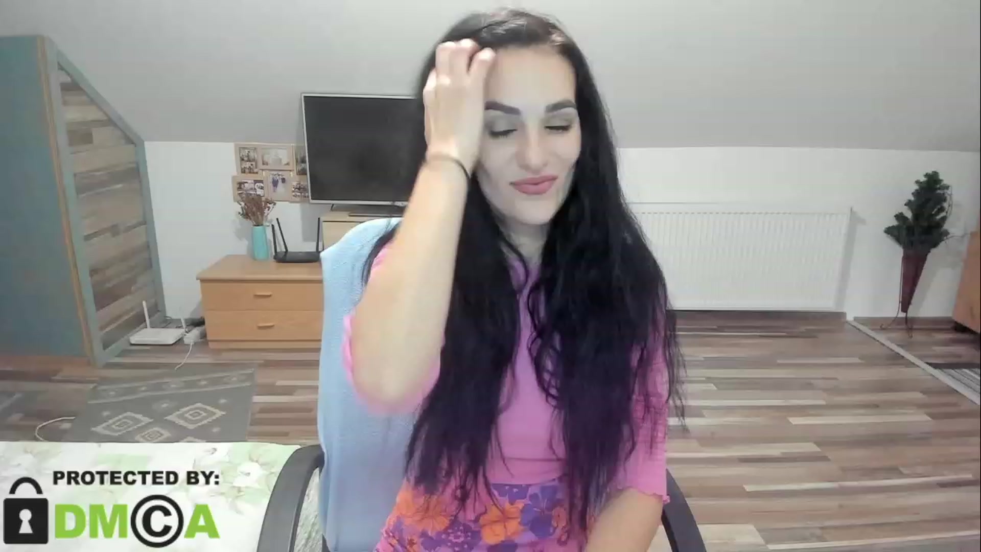 Gallery image thumbnail from CarlyyRose's myfreecams stream on, 02/17/2023, 13:14 image 7 of 20