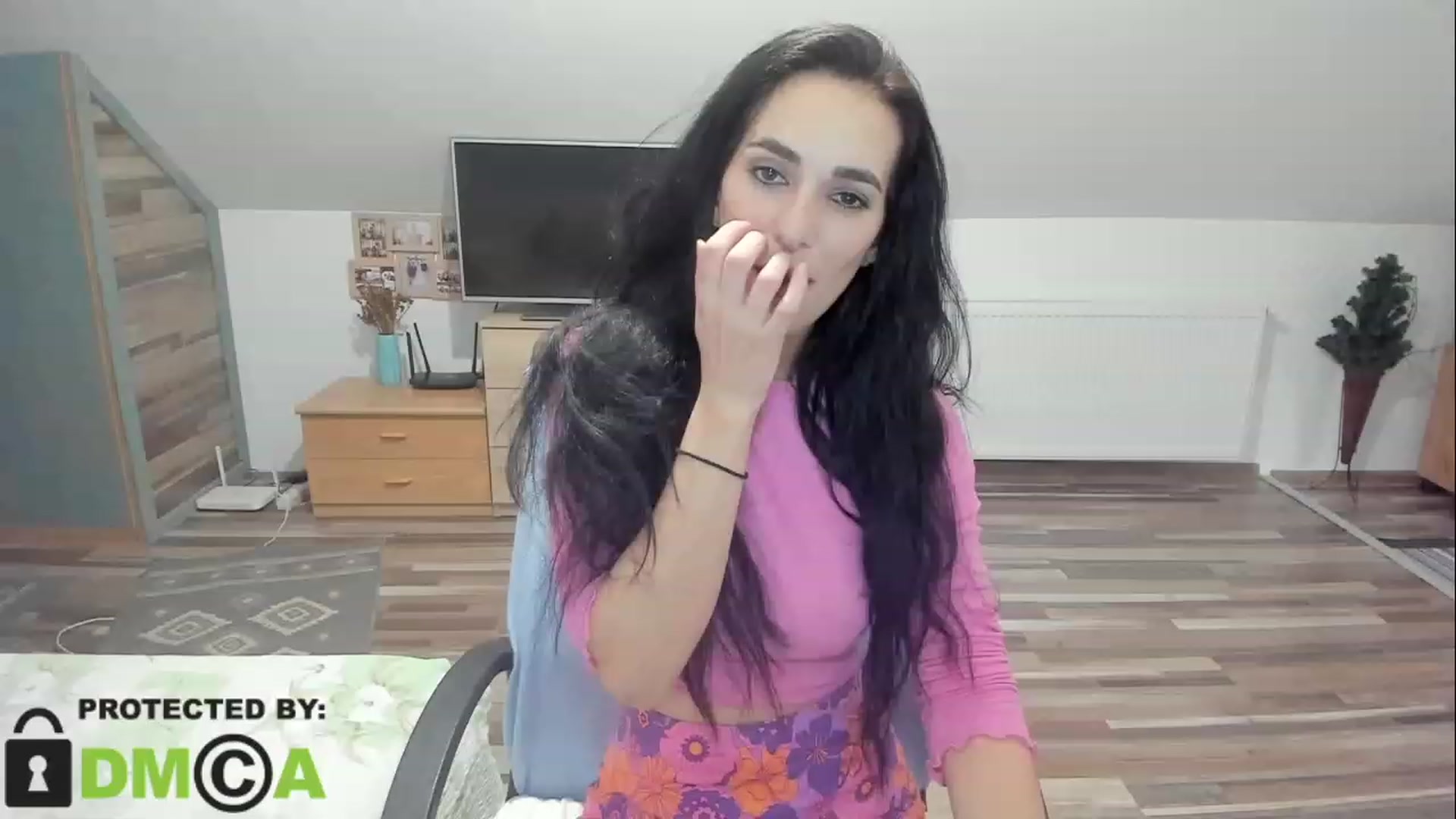 Gallery image thumbnail from CarlyyRose's myfreecams stream on, 02/17/2023, 13:14 image 11 of 20