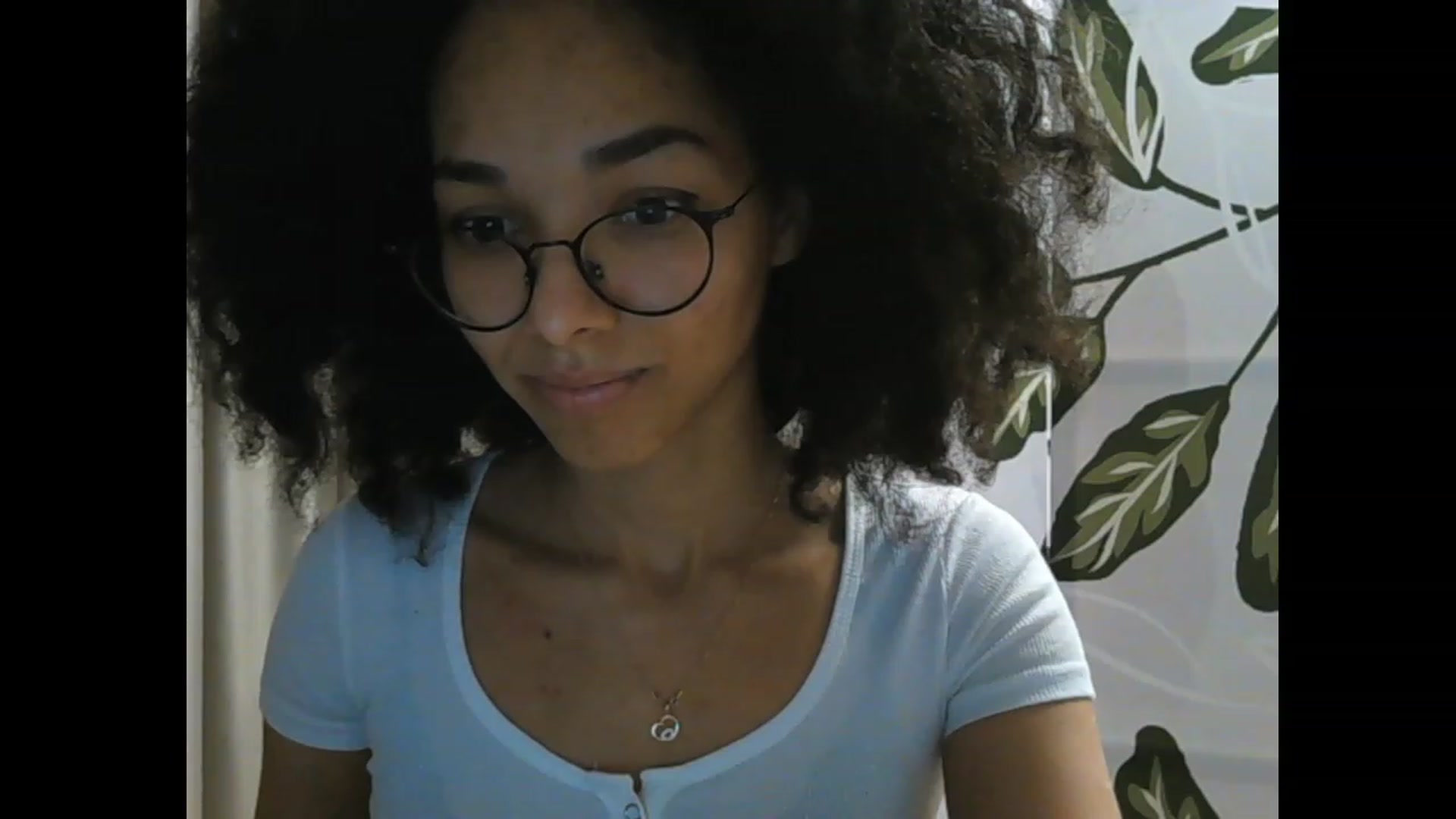 Gallery image thumbnail from Carmel_Dee's myfreecams stream on, 04/06/2023, 24:01 image 18 of 20