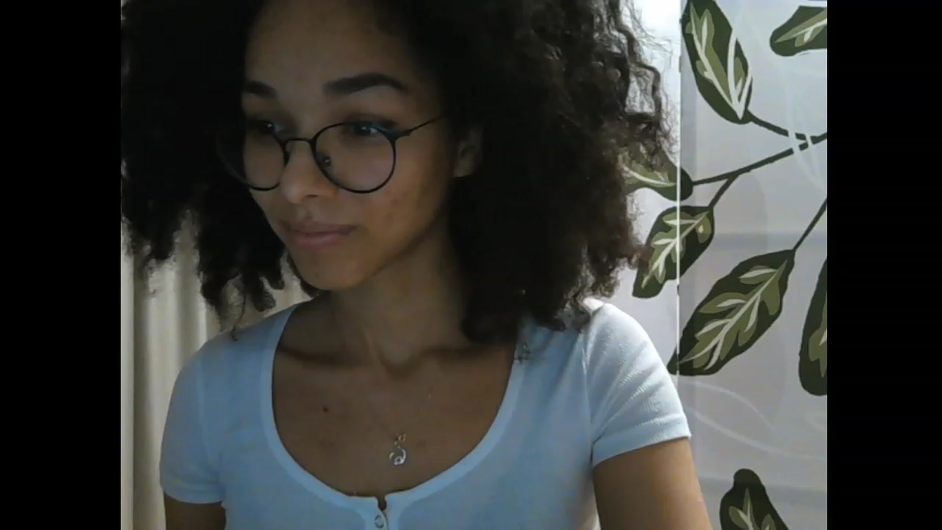 Gallery image thumbnail from Carmel_Dee's myfreecams stream on, 04/06/2023, 24:01 image 19 of 20