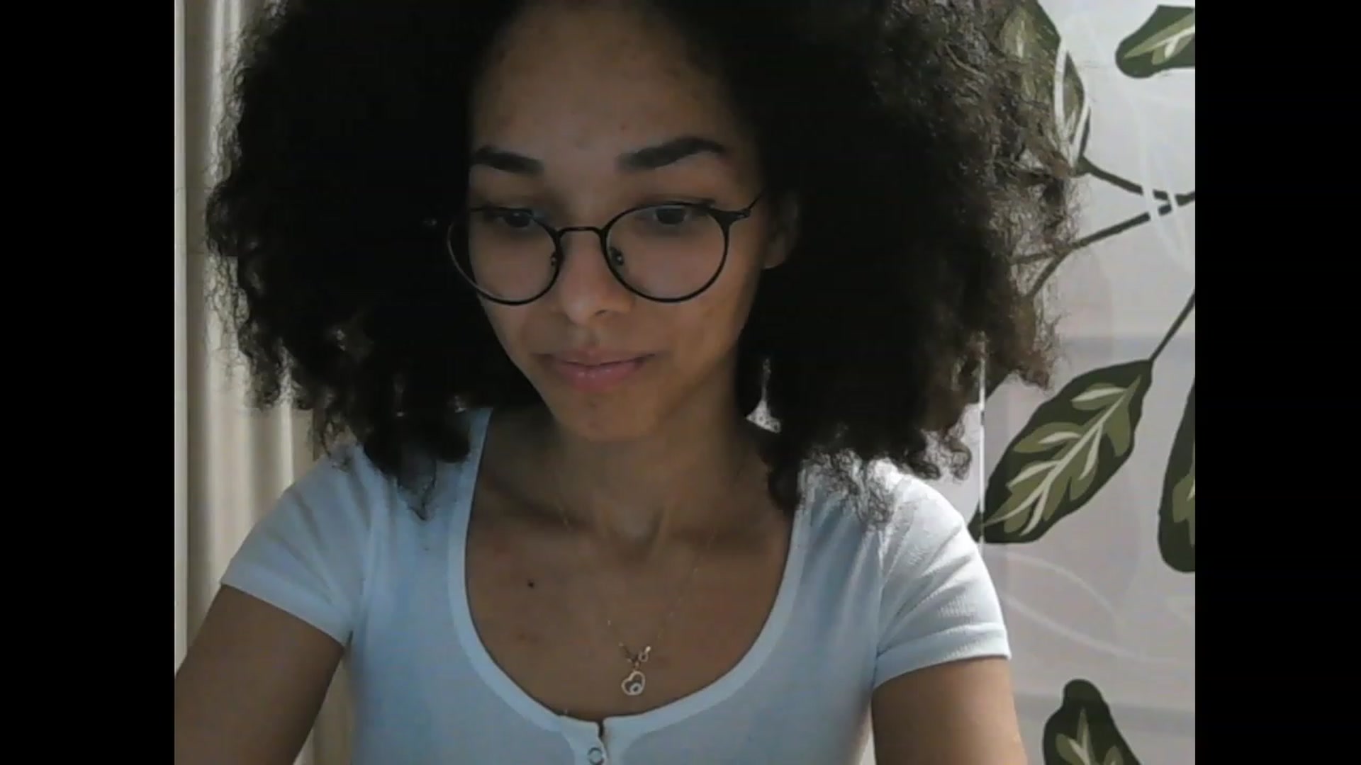 Gallery image thumbnail from Carmel_Dee's myfreecams stream on, 04/06/2023, 24:01 image 3 of 20