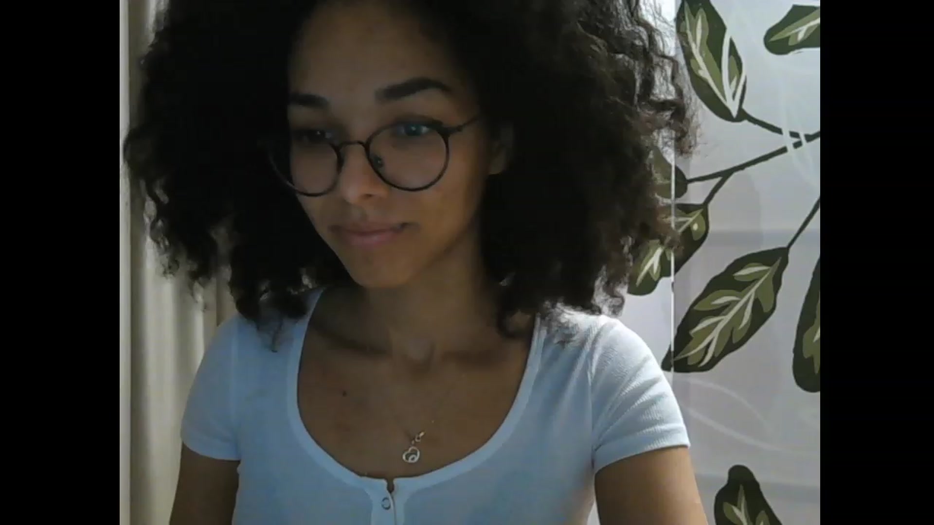 Gallery image thumbnail from Carmel_Dee's myfreecams stream on, 04/06/2023, 24:01 image 17 of 20