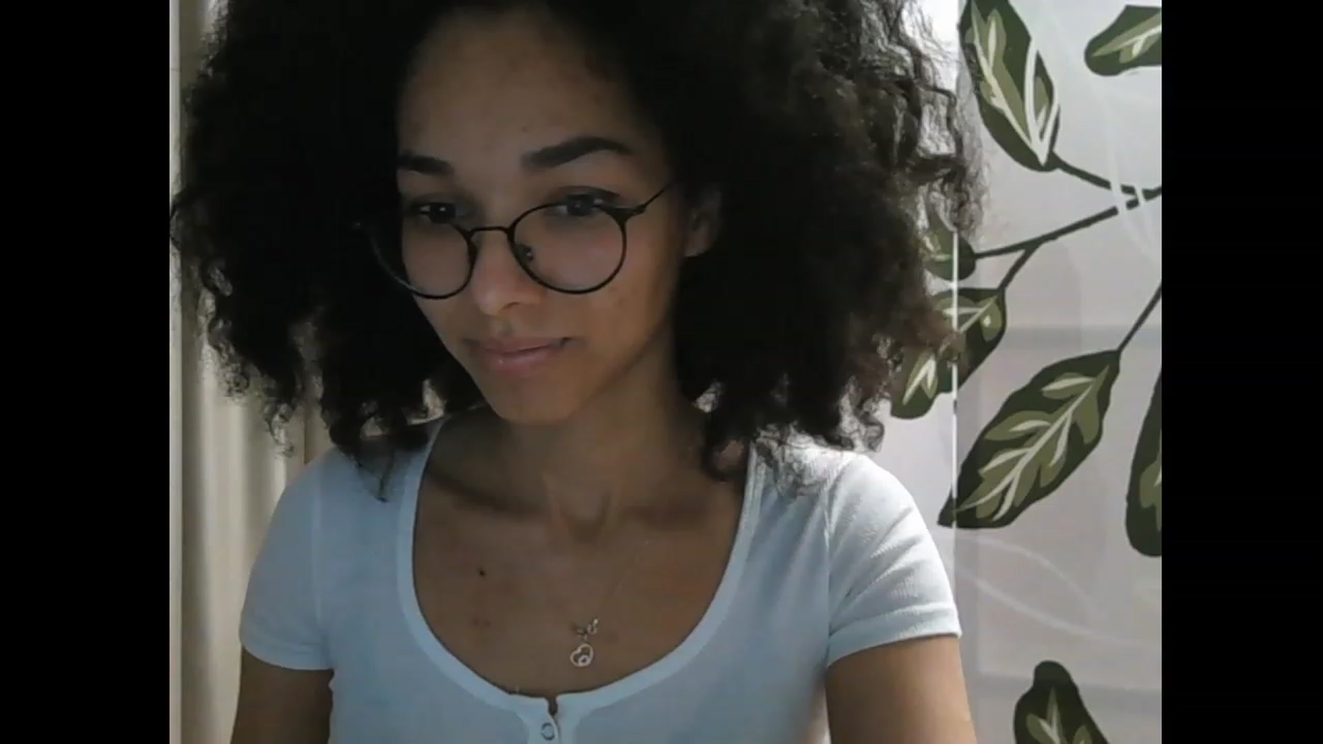 Gallery image thumbnail from Carmel_Dee's myfreecams stream on, 04/06/2023, 24:01 image 4 of 20