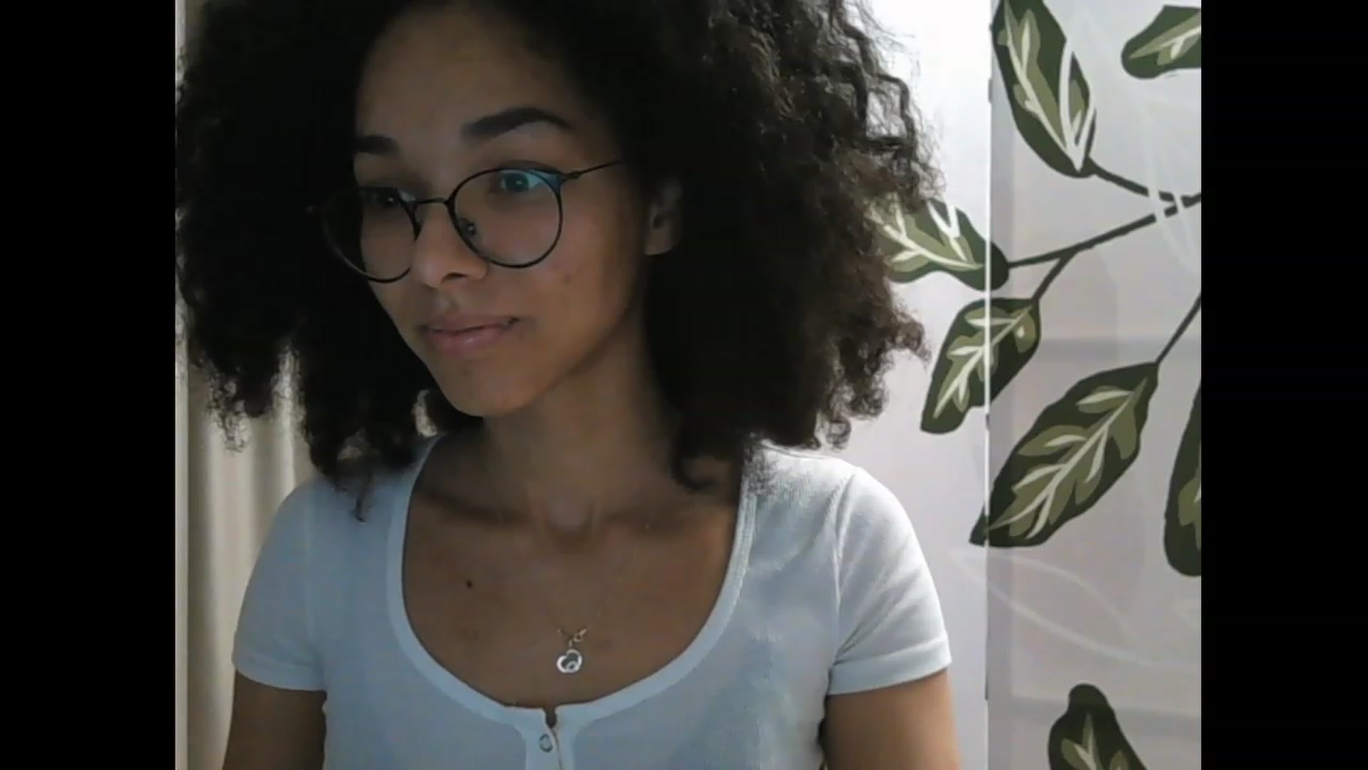 Gallery image thumbnail from Carmel_Dee's myfreecams stream on, 04/06/2023, 24:01 image 5 of 20