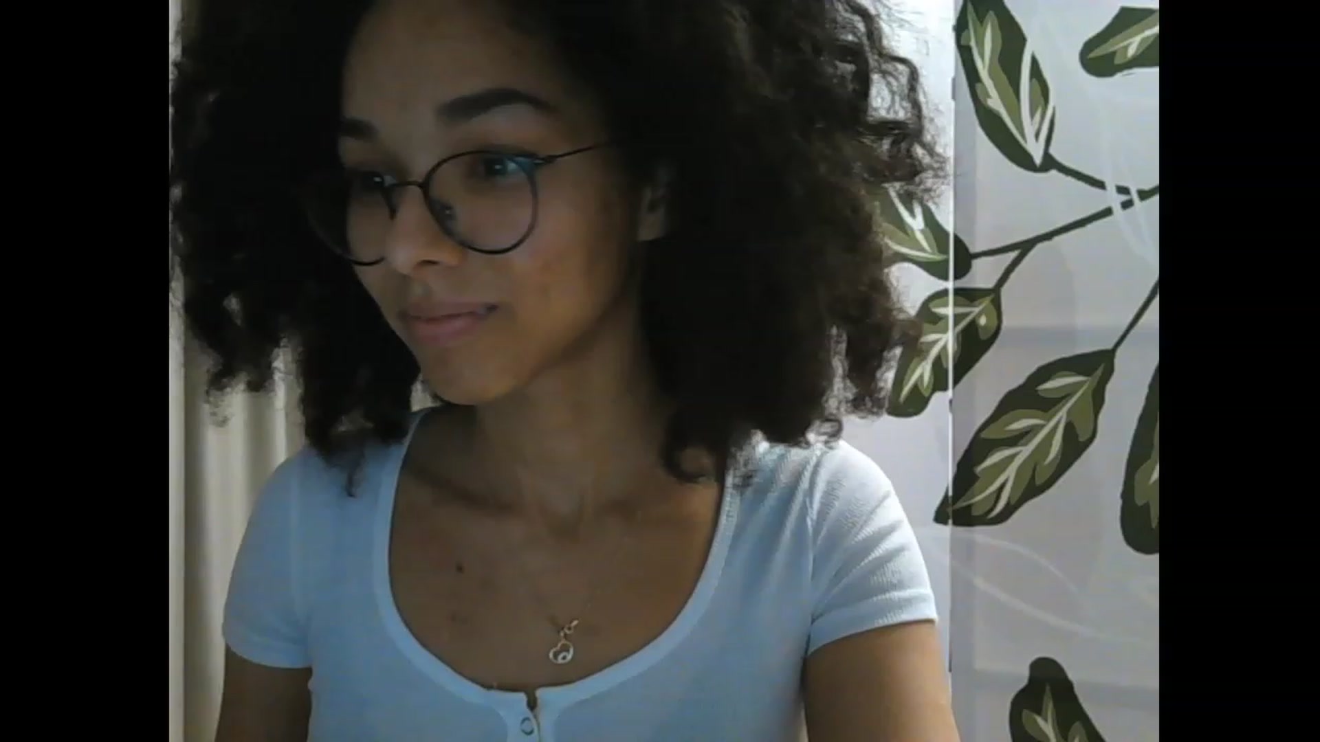 Gallery image thumbnail from Carmel_Dee's myfreecams stream on, 04/06/2023, 24:01 image 12 of 20