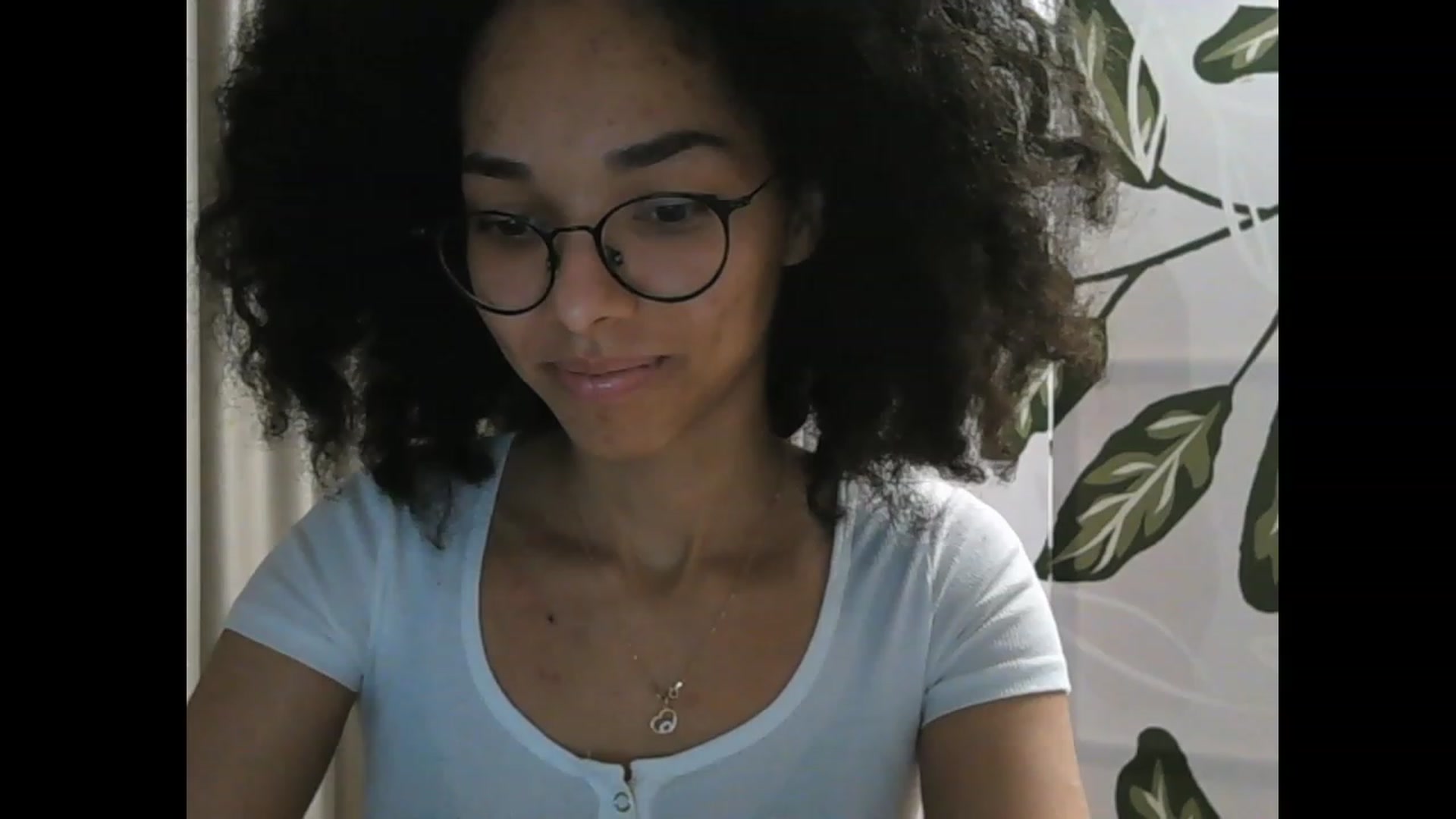 Gallery image thumbnail from Carmel_Dee's myfreecams stream on, 04/06/2023, 24:01 image 2 of 20