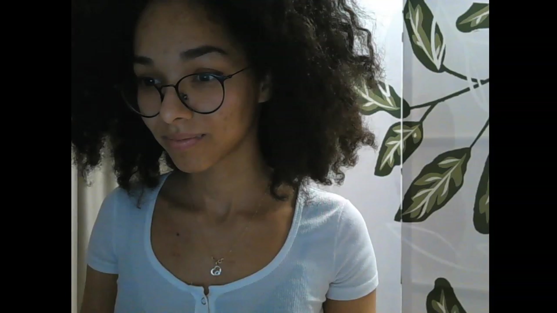 Gallery image thumbnail from Carmel_Dee's myfreecams stream on, 04/06/2023, 24:01 image 13 of 20
