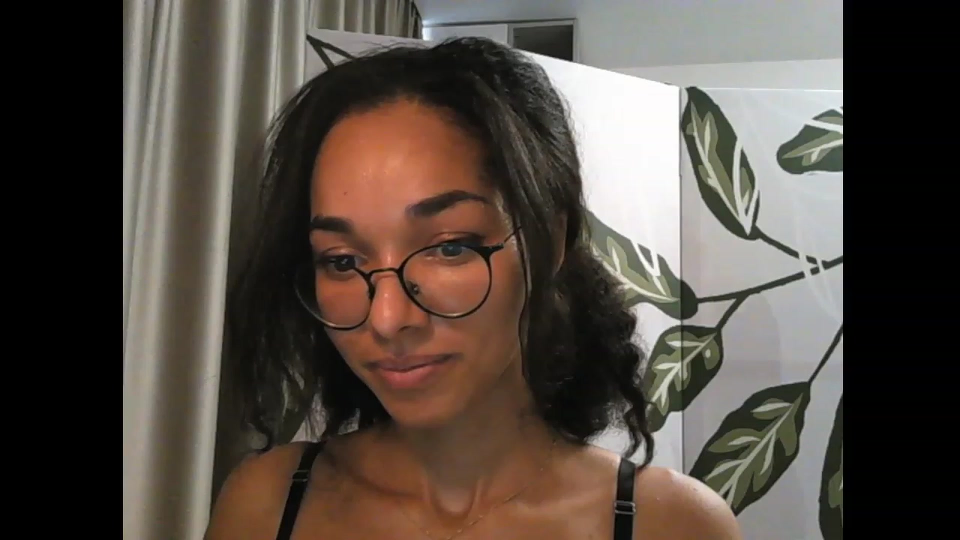 Gallery image thumbnail from Carmel_Dee's myfreecams stream on, 09/25/2023, 05:09 image 4 of 20