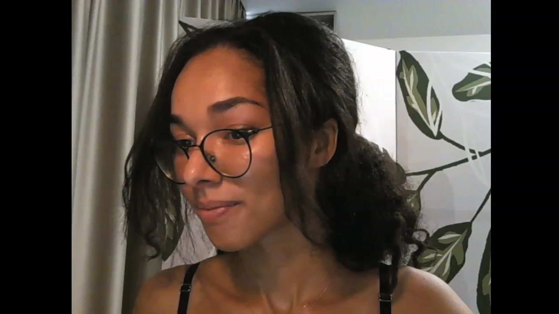 Gallery image thumbnail from Carmel_Dee's myfreecams stream on, 09/25/2023, 05:09 image 16 of 20