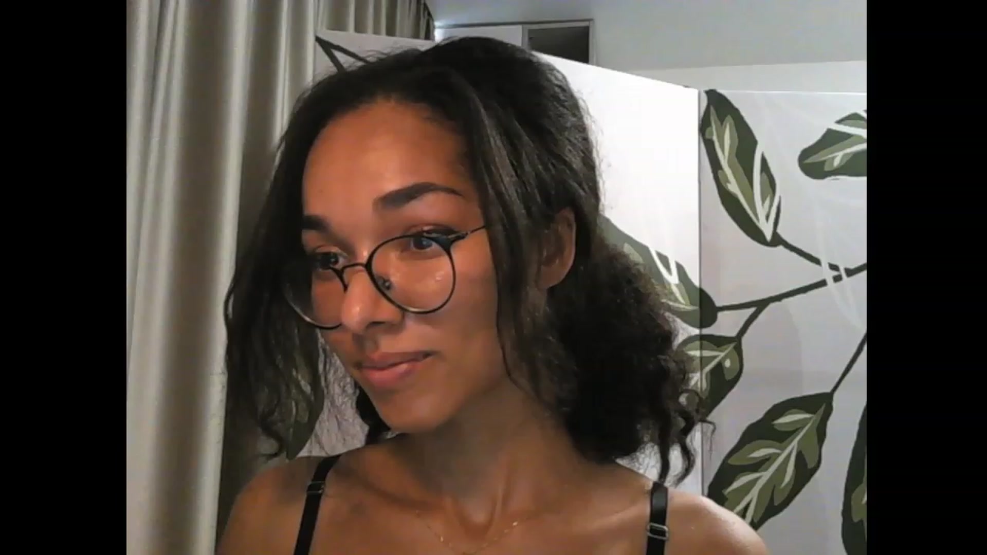 Gallery image thumbnail from Carmel_Dee's myfreecams stream on, 09/25/2023, 05:09 image 7 of 20