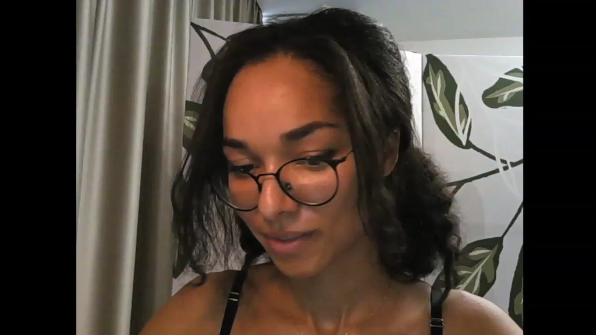 Gallery image thumbnail from Carmel_Dee's myfreecams stream on, 09/25/2023, 05:09 image 14 of 20