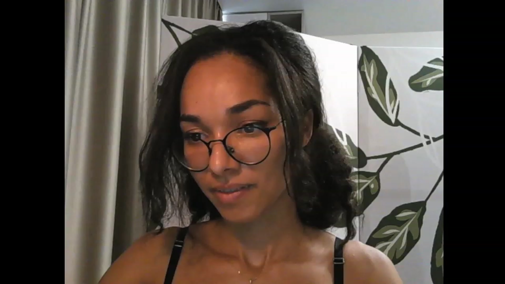 Gallery image thumbnail from Carmel_Dee's myfreecams stream on, 09/25/2023, 05:09 image 8 of 20