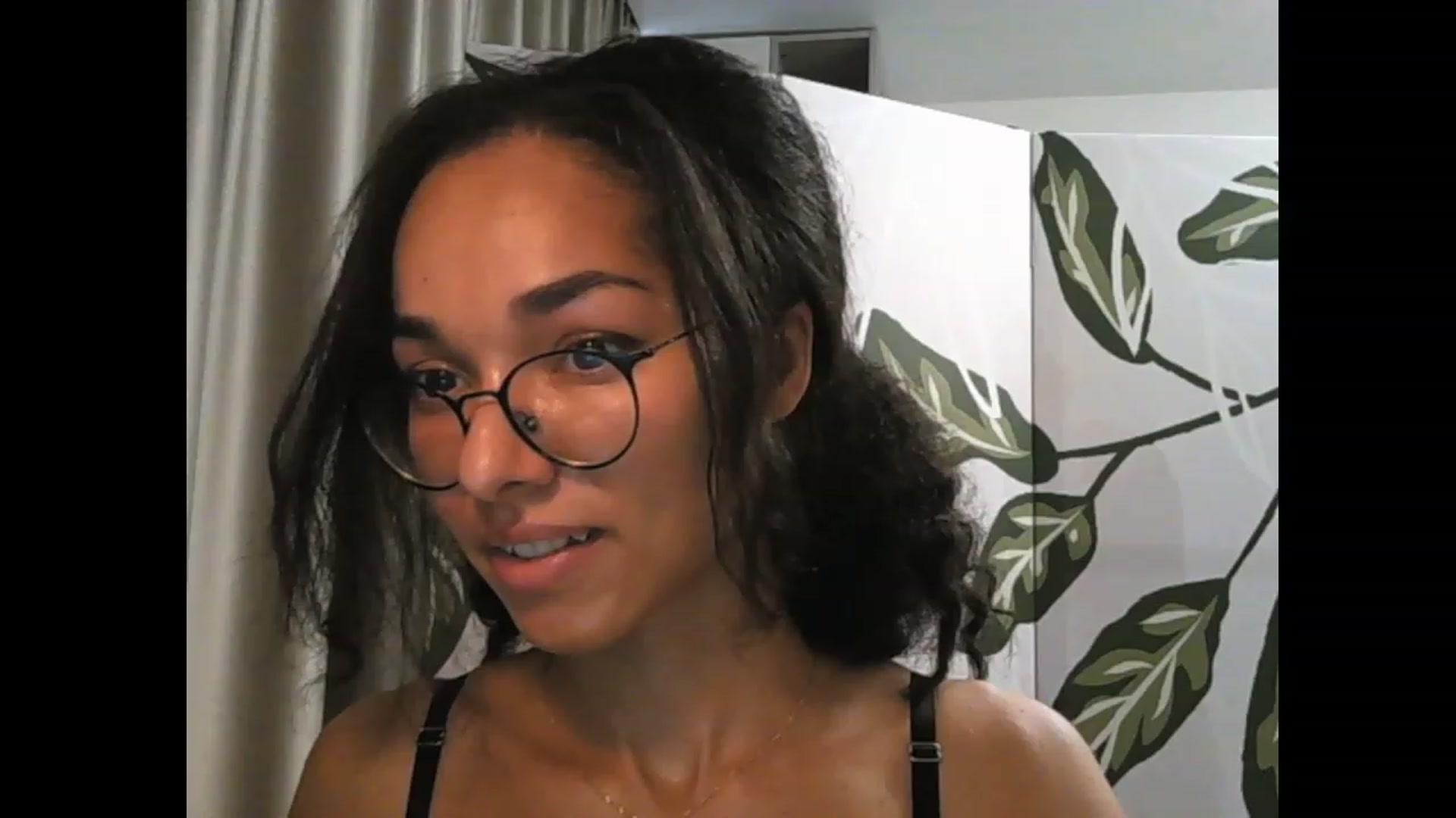 Gallery image thumbnail from Carmel_Dee's myfreecams stream on, 09/25/2023, 05:09 image 3 of 20