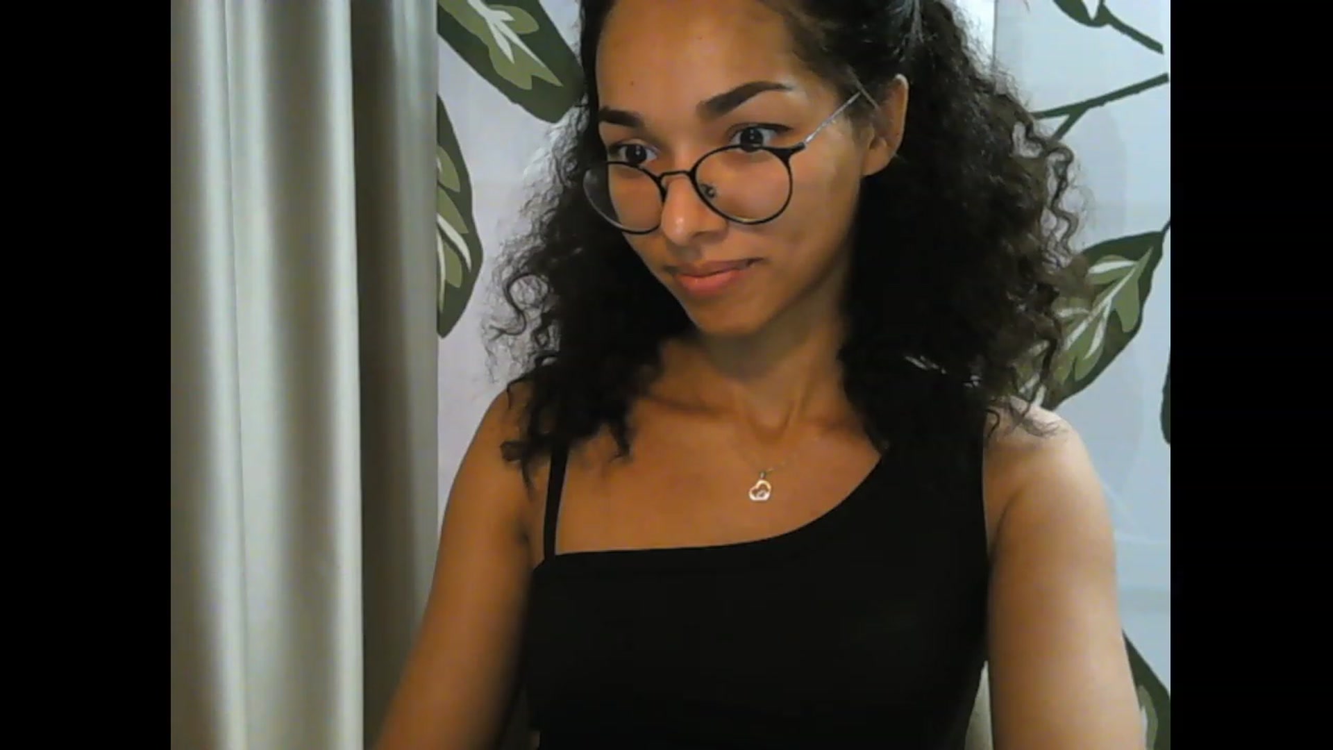 Gallery image thumbnail from Carmel_Dee's myfreecams stream on, 09/27/2023, 24:50 image 13 of 20