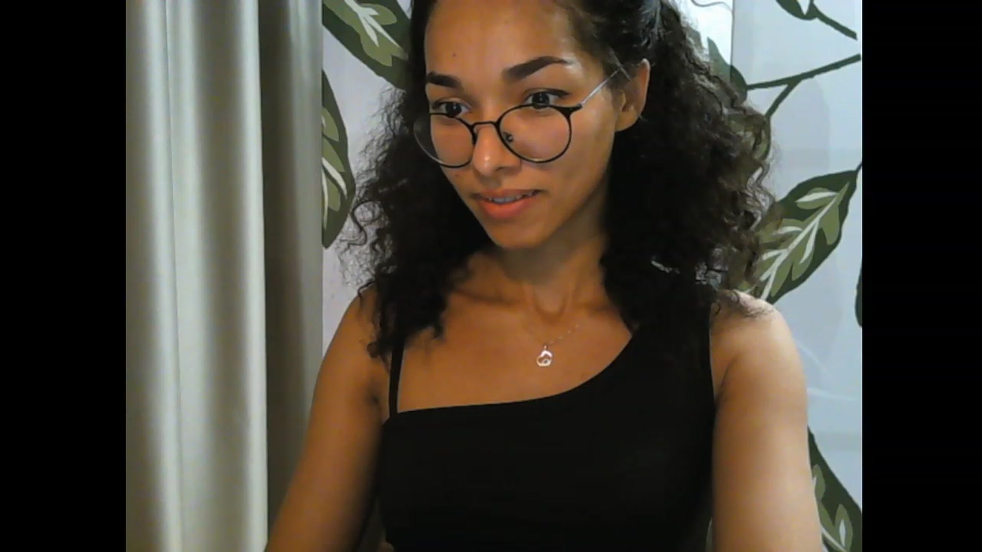 Gallery image thumbnail from Carmel_Dee's myfreecams stream on, 09/27/2023, 24:50 image 15 of 20