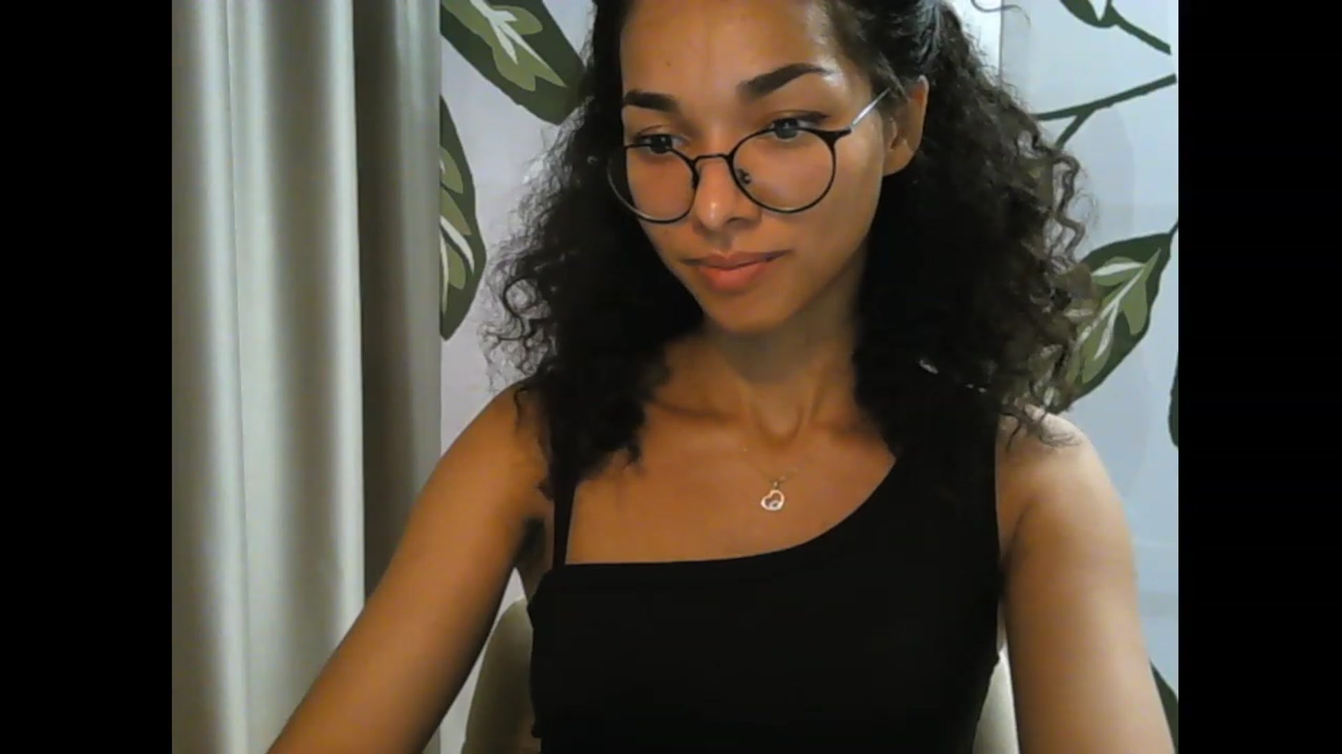 Gallery image thumbnail from Carmel_Dee's myfreecams stream on, 09/27/2023, 24:50 image 17 of 20