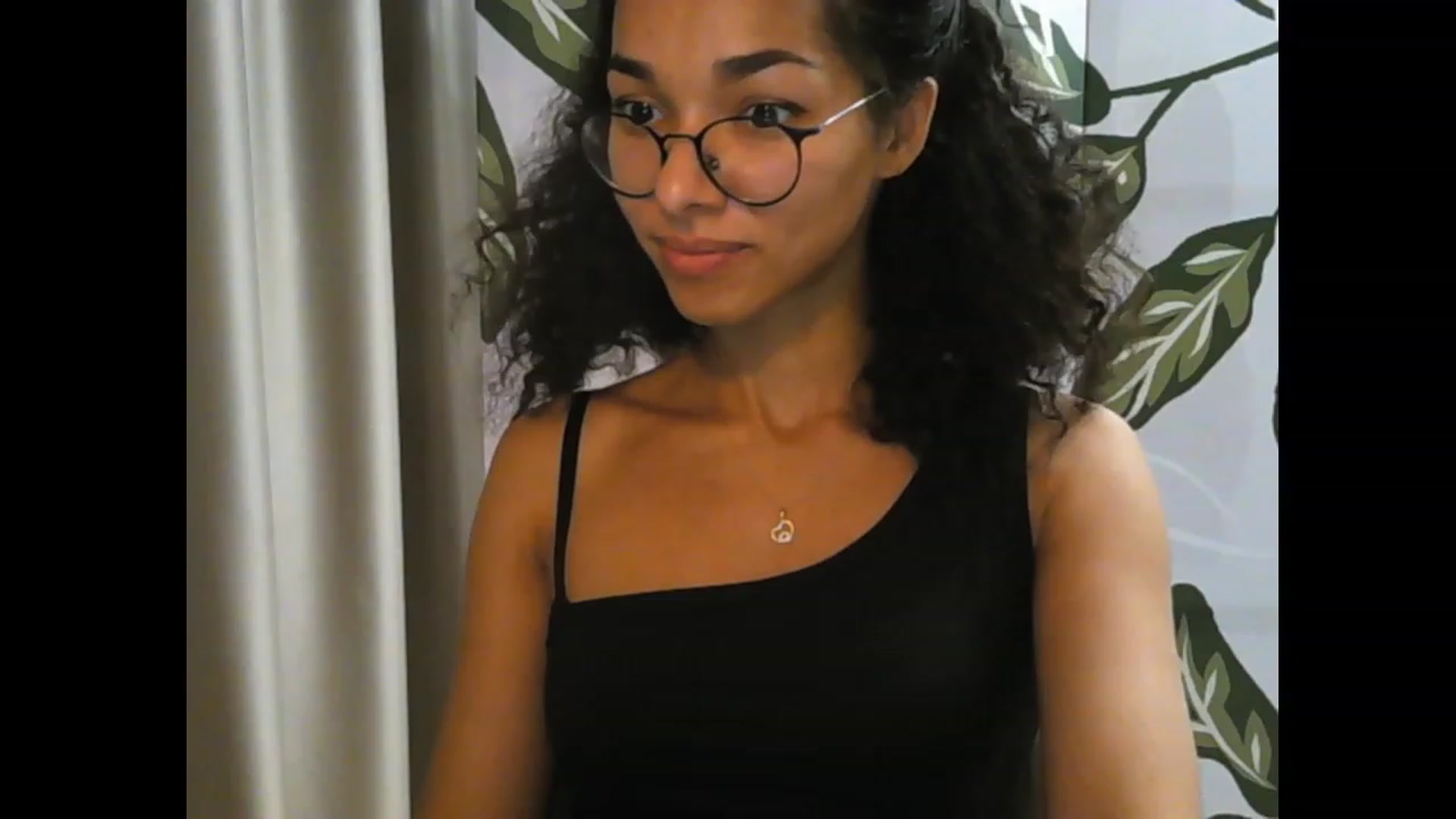 Gallery image thumbnail from Carmel_Dee's myfreecams stream on, 09/27/2023, 01:19 image 2 of 20