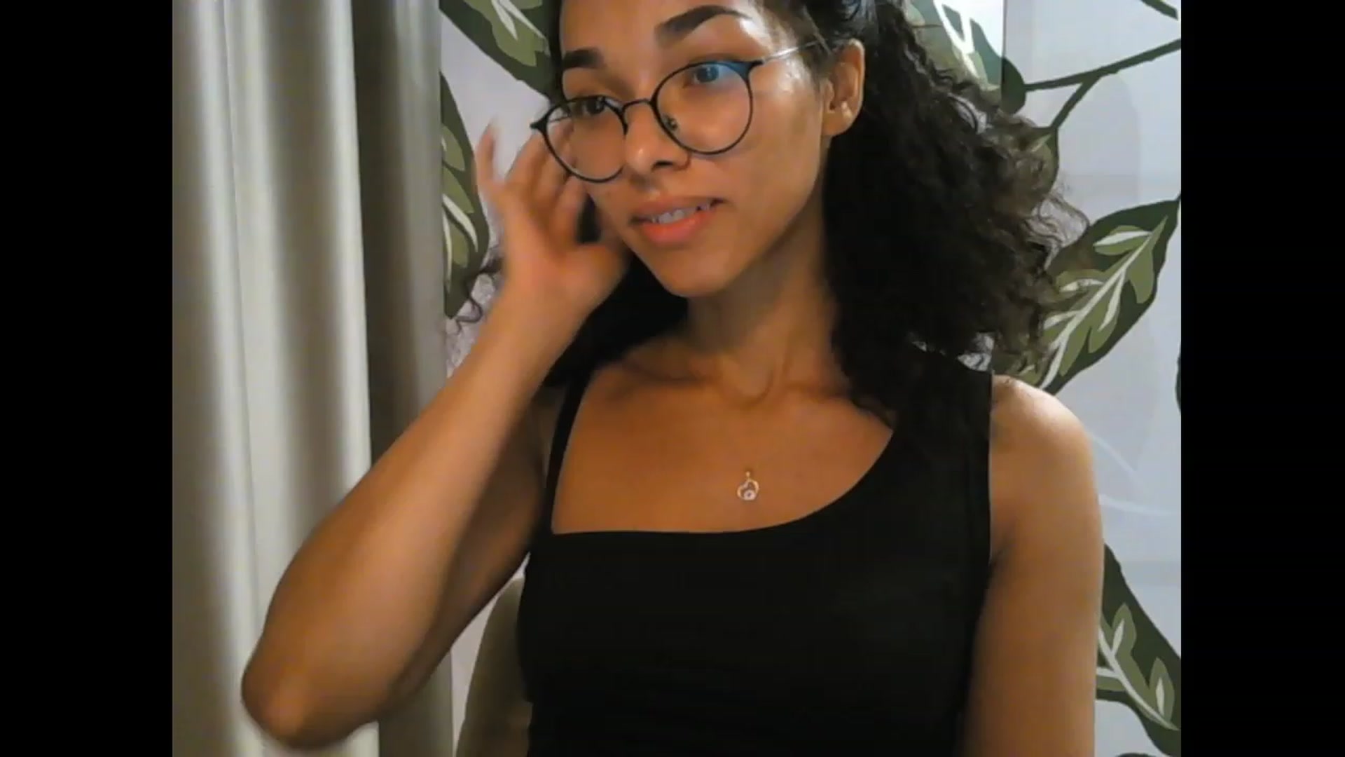 Gallery image thumbnail from Carmel_Dee's myfreecams stream on, 09/27/2023, 01:19 image 5 of 20