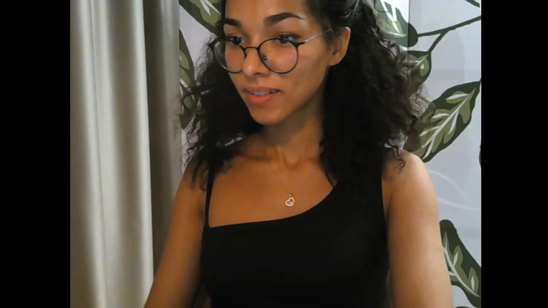 Gallery image thumbnail from Carmel_Dee's myfreecams stream on, 09/27/2023, 01:19 image 14 of 20