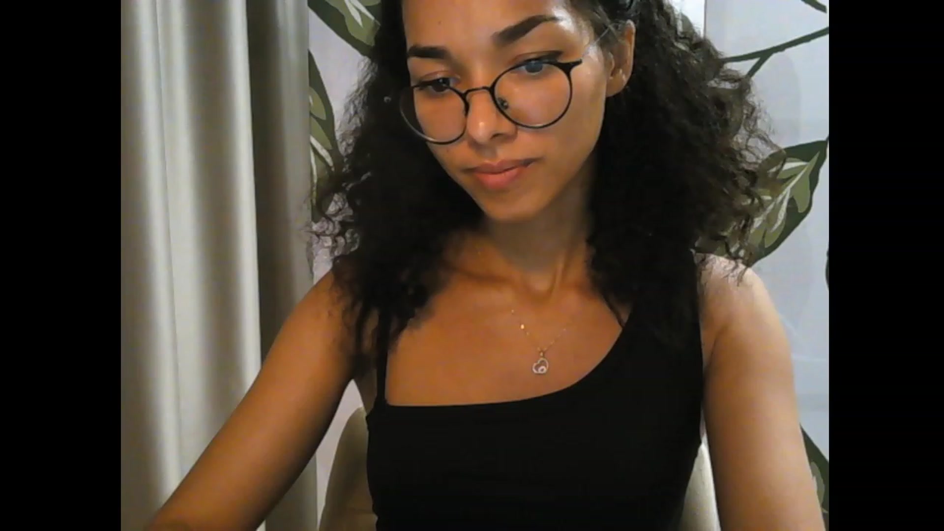 Gallery image thumbnail from Carmel_Dee's myfreecams stream on, 09/27/2023, 01:19 image 18 of 20
