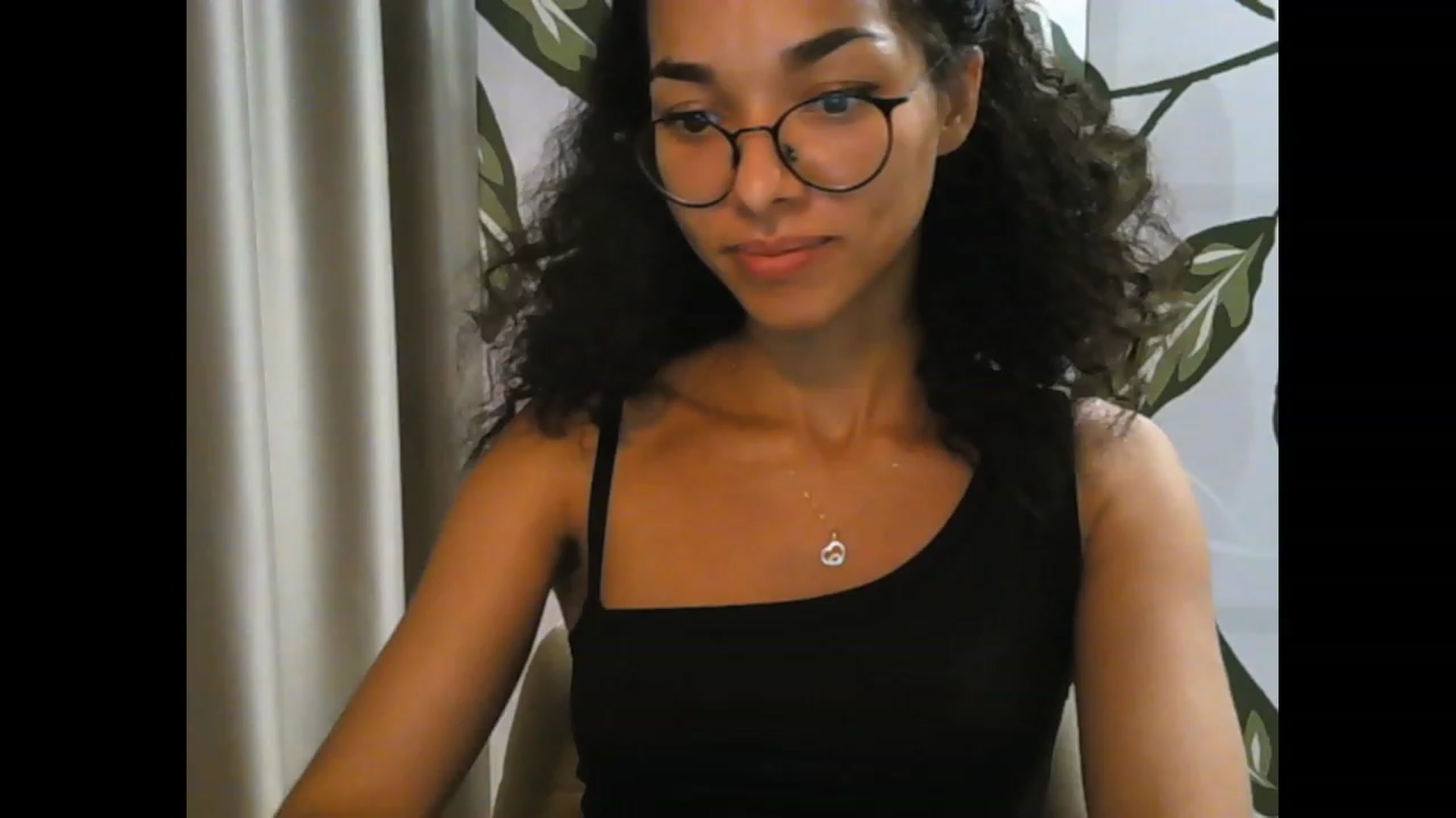 Gallery image thumbnail from Carmel_Dee's myfreecams stream on, 09/27/2023, 01:19 image 7 of 20