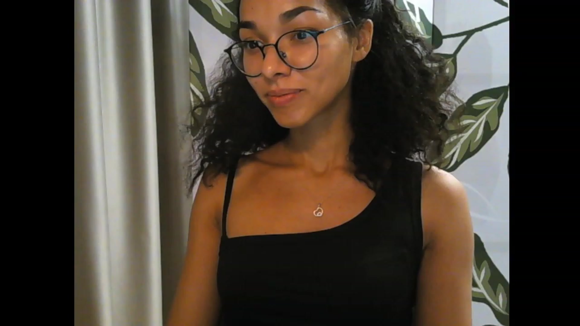 Gallery image thumbnail from Carmel_Dee's myfreecams stream on, 09/27/2023, 01:19 image 8 of 20
