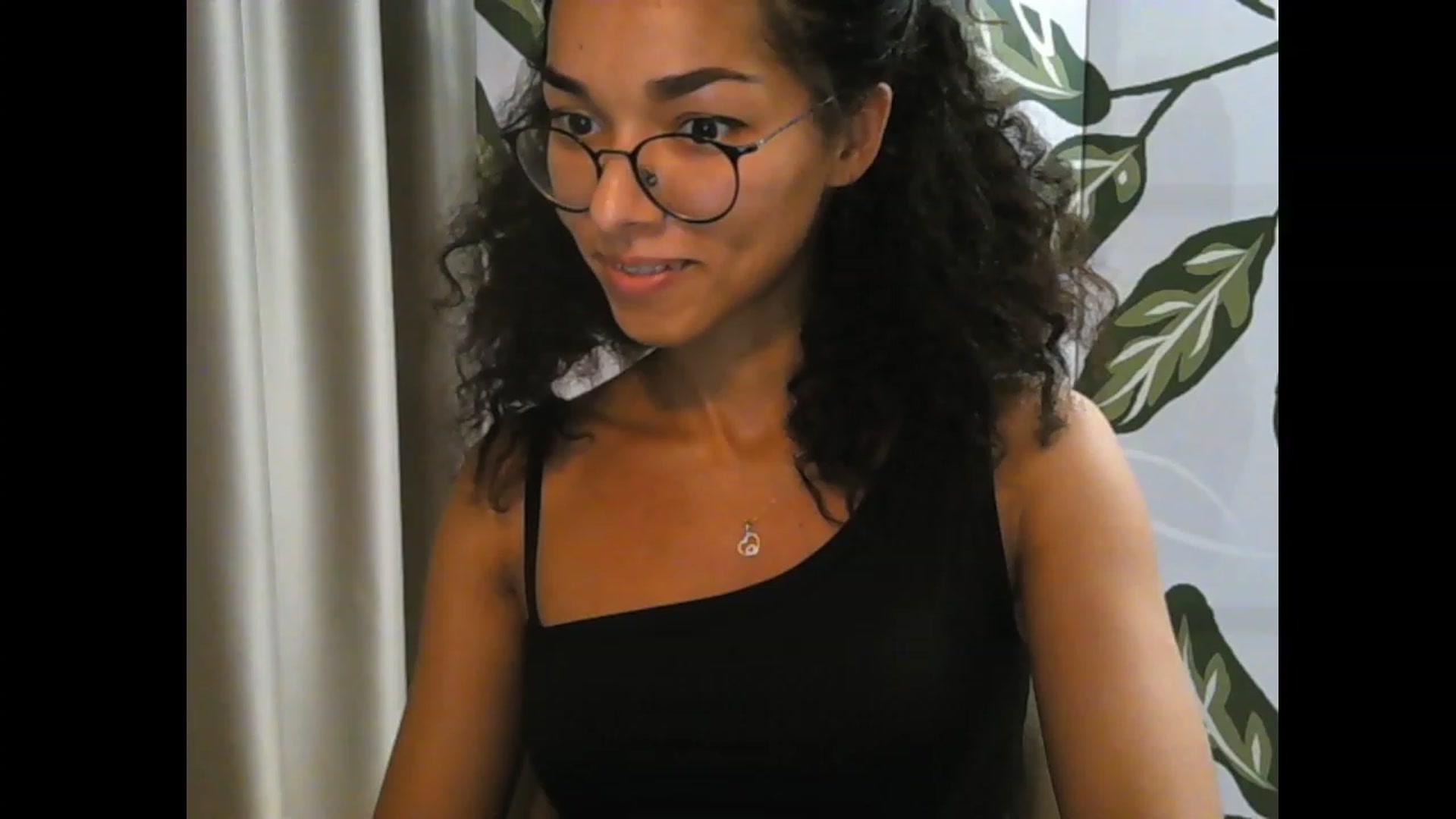 Gallery image thumbnail from Carmel_Dee's myfreecams stream on, 09/27/2023, 01:19 image 19 of 20