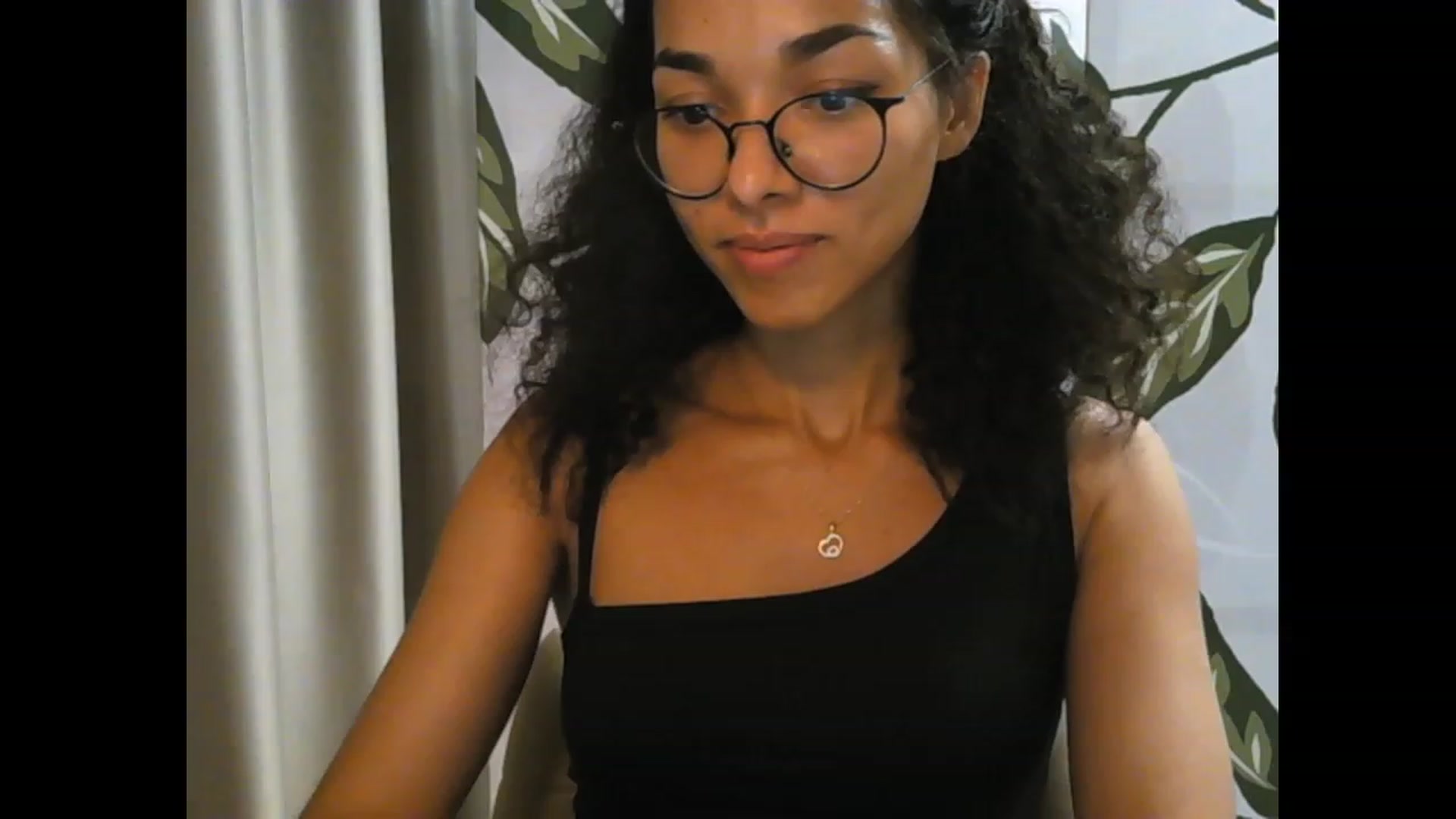 Gallery image thumbnail from Carmel_Dee's myfreecams stream on, 09/27/2023, 01:19 image 16 of 20