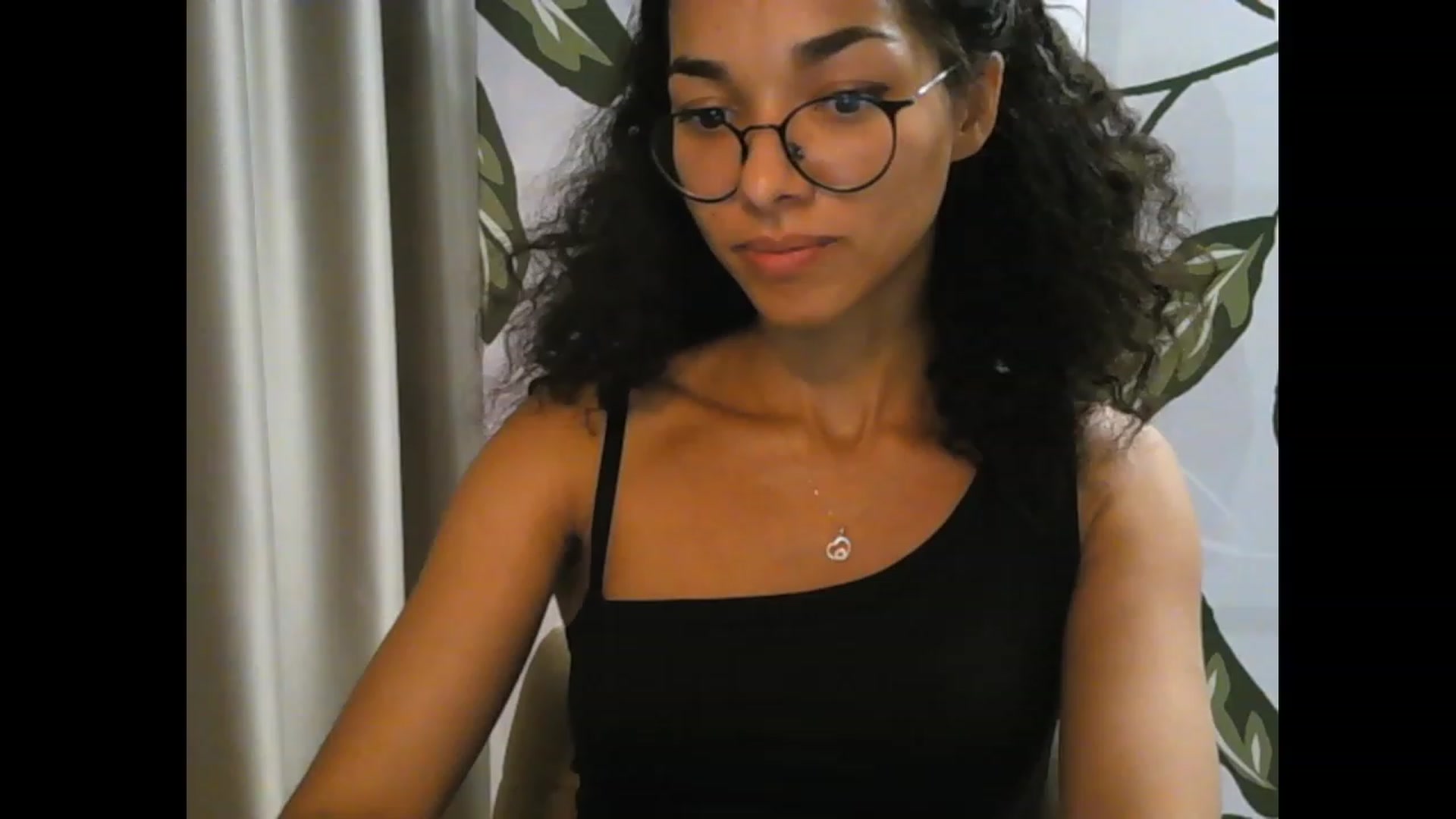 Gallery image thumbnail from Carmel_Dee's myfreecams stream on, 09/27/2023, 01:19 image 4 of 20