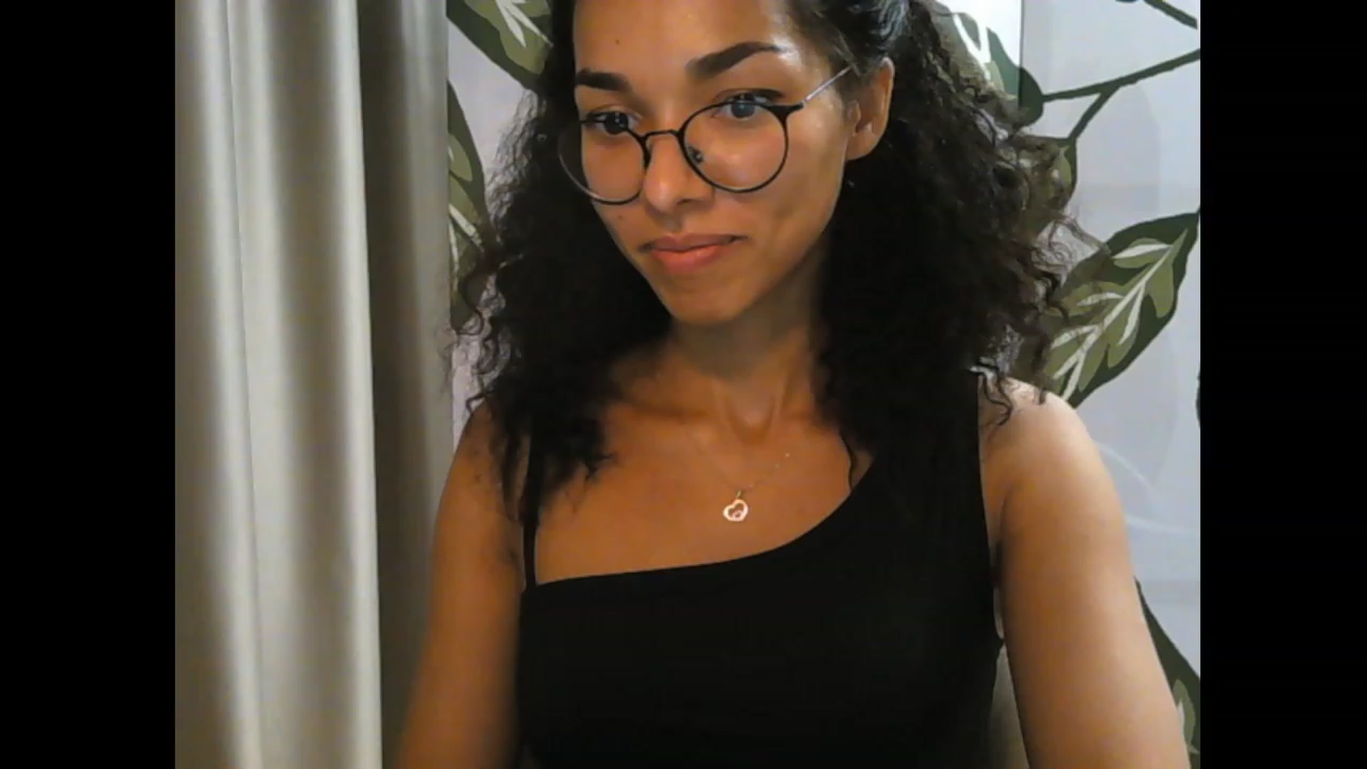 Gallery image thumbnail from Carmel_Dee's myfreecams stream on, 09/27/2023, 02:21 image 8 of 20