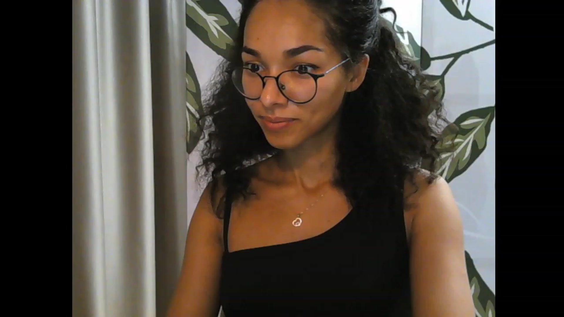 Gallery image thumbnail from Carmel_Dee's myfreecams stream on, 09/27/2023, 02:21 image 19 of 20