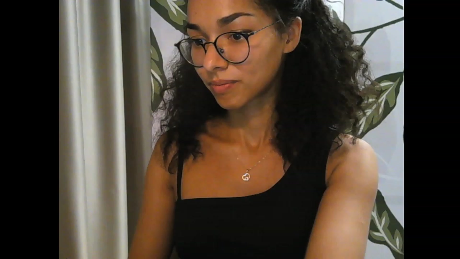 Gallery image thumbnail from Carmel_Dee's myfreecams stream on, 09/27/2023, 02:21 image 13 of 20