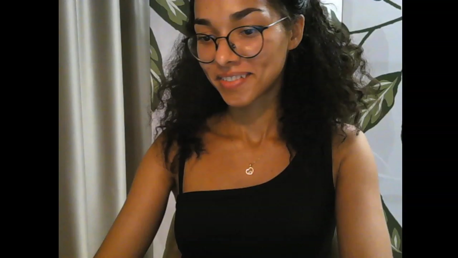 Gallery image thumbnail from Carmel_Dee's myfreecams stream on, 09/27/2023, 02:21 image 3 of 20