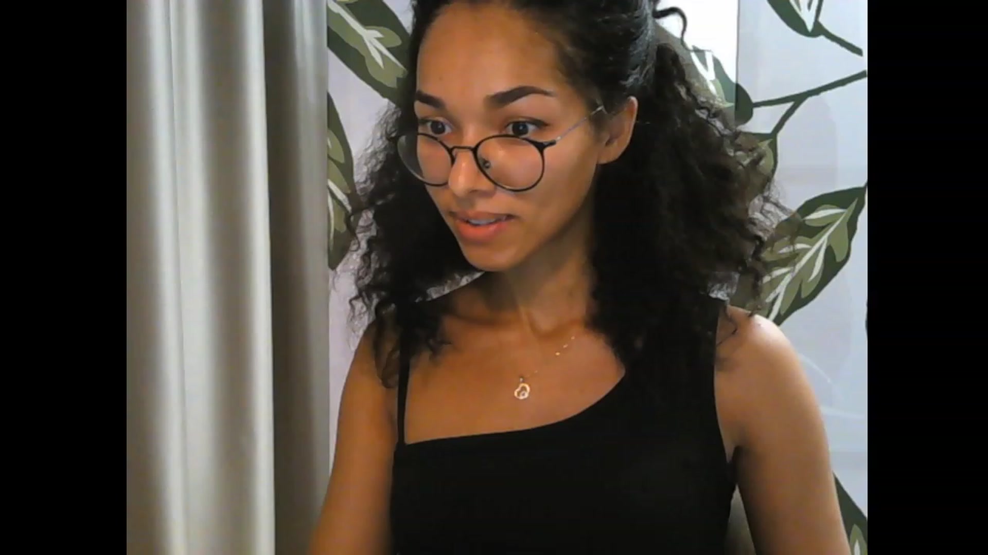 Gallery image thumbnail from Carmel_Dee's myfreecams stream on, 09/27/2023, 02:21 image 17 of 20