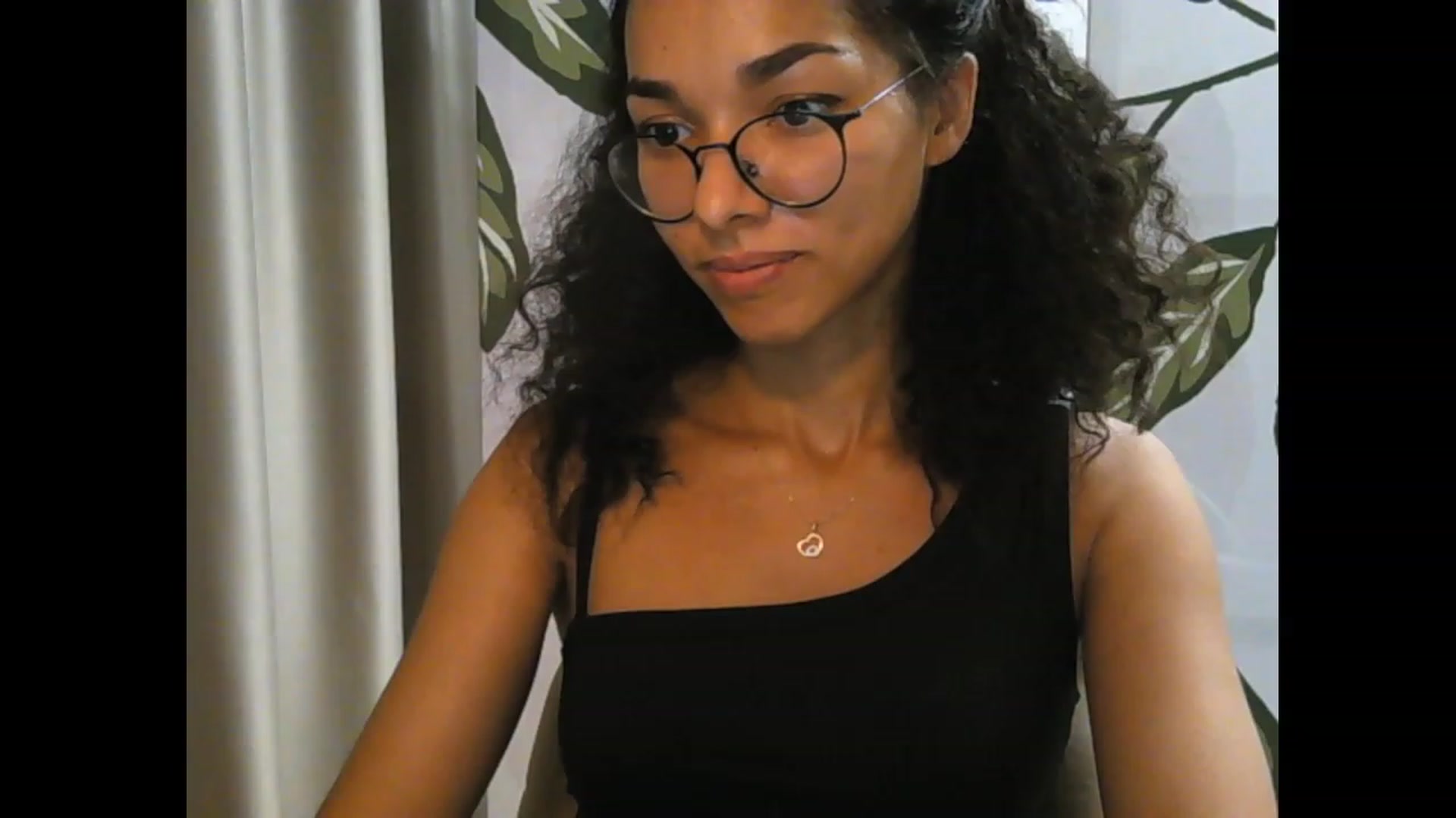 Gallery image thumbnail from Carmel_Dee's myfreecams stream on, 09/27/2023, 02:21 image 9 of 20