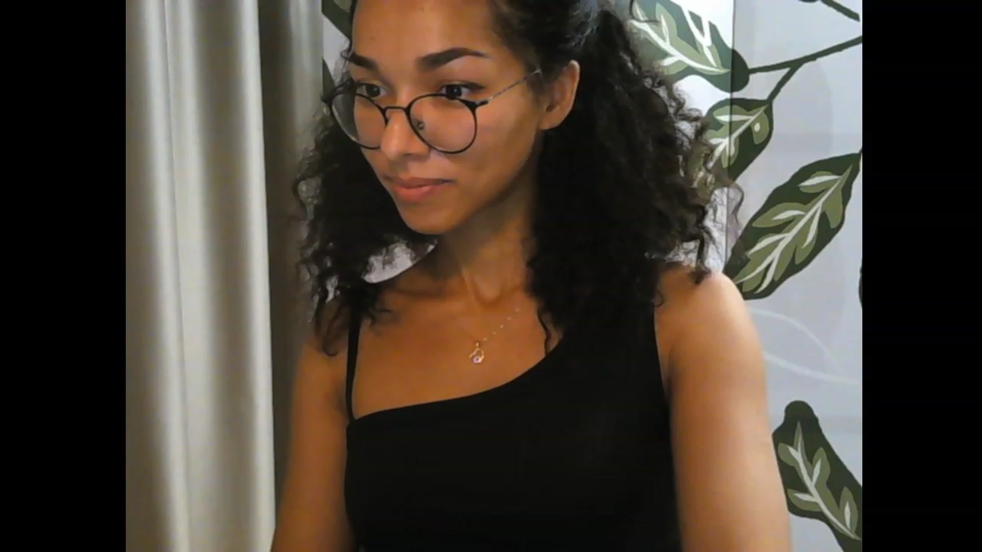 Gallery image thumbnail from Carmel_Dee's myfreecams stream on, 09/27/2023, 02:21 image 5 of 20