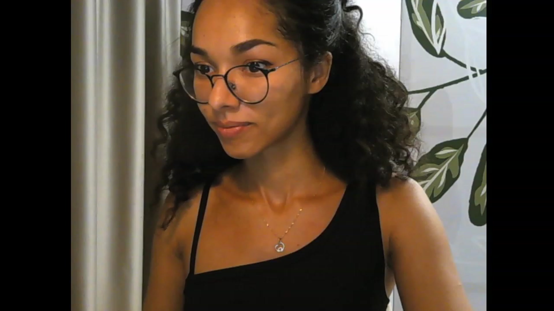 Gallery image thumbnail from Carmel_Dee's myfreecams stream on, 09/27/2023, 04:41 image 2 of 20