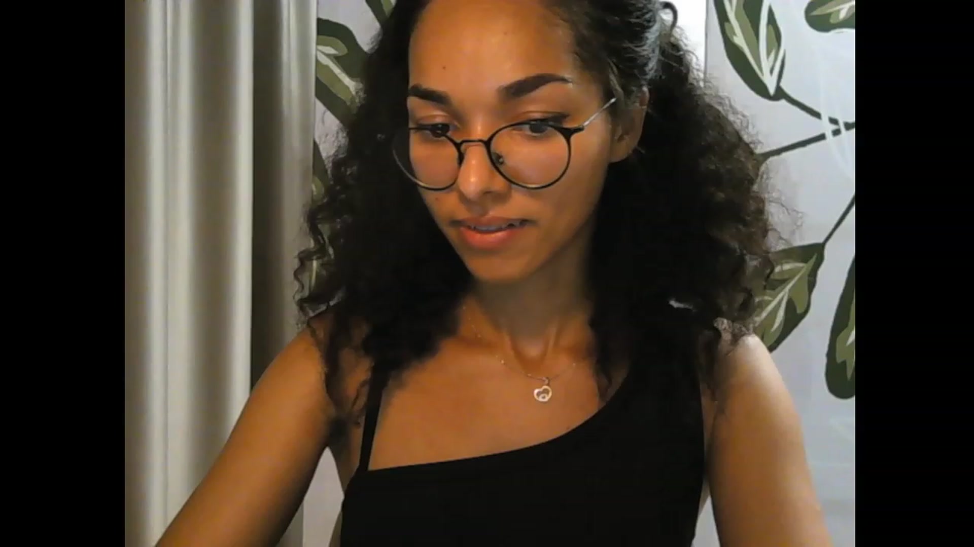 Gallery image thumbnail from Carmel_Dee's myfreecams stream on, 09/27/2023, 04:41 image 8 of 20