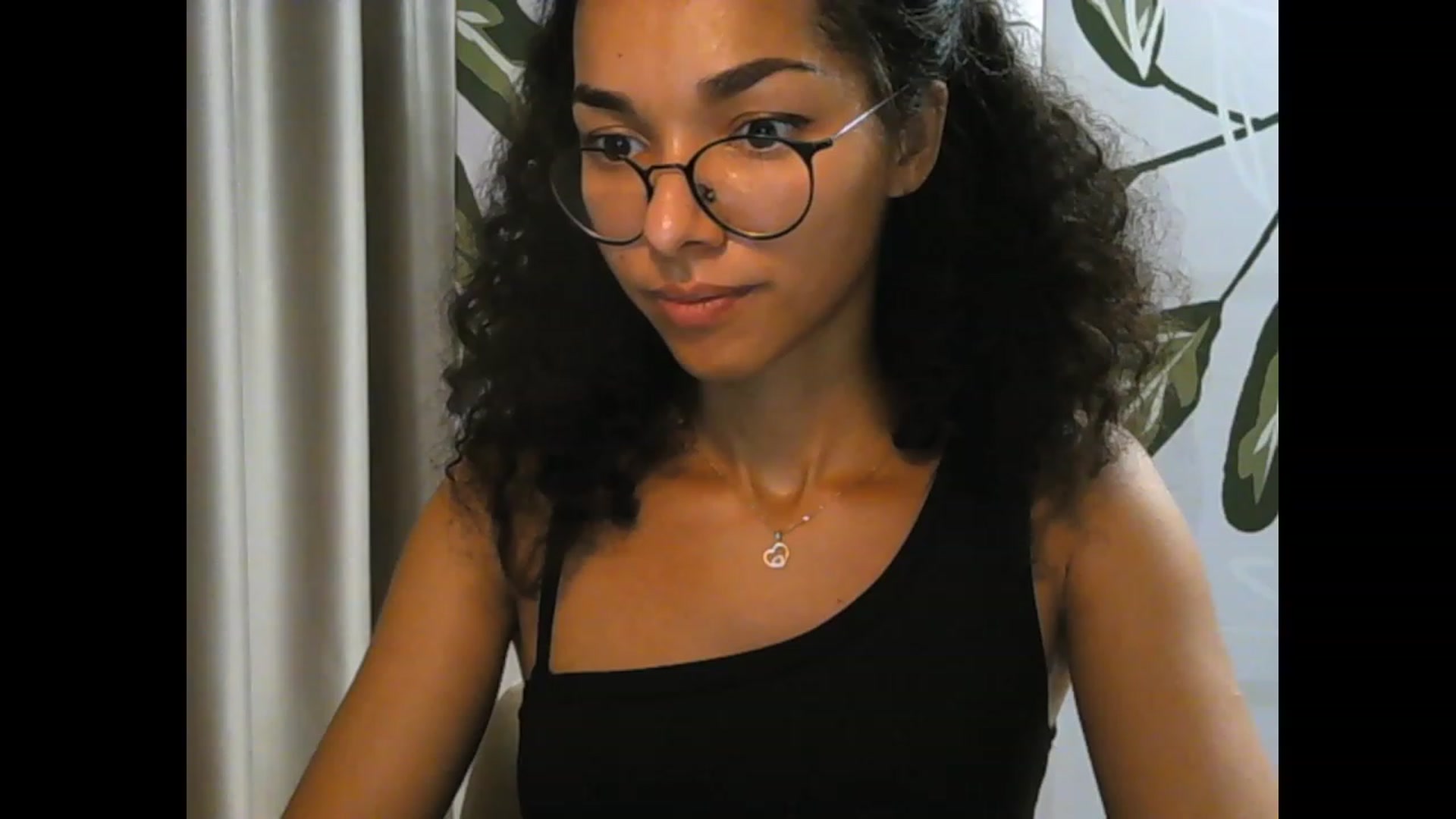 Gallery image thumbnail from Carmel_Dee's myfreecams stream on, 09/27/2023, 04:41 image 19 of 20