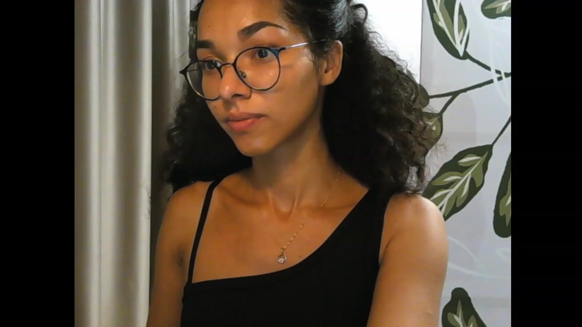 Gallery image thumbnail from Carmel_Dee's myfreecams stream on, 09/27/2023, 04:41 image 1 of 20