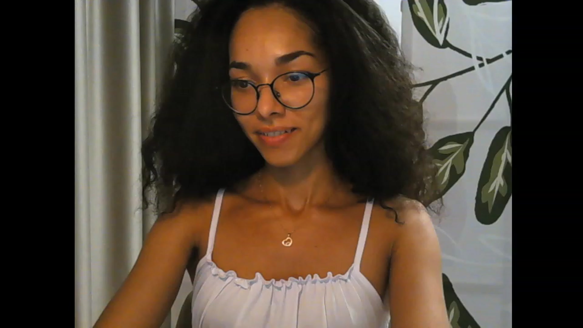 Gallery image thumbnail from Carmel_Dee's myfreecams stream on, 09/29/2023, 24:25 image 1 of 20