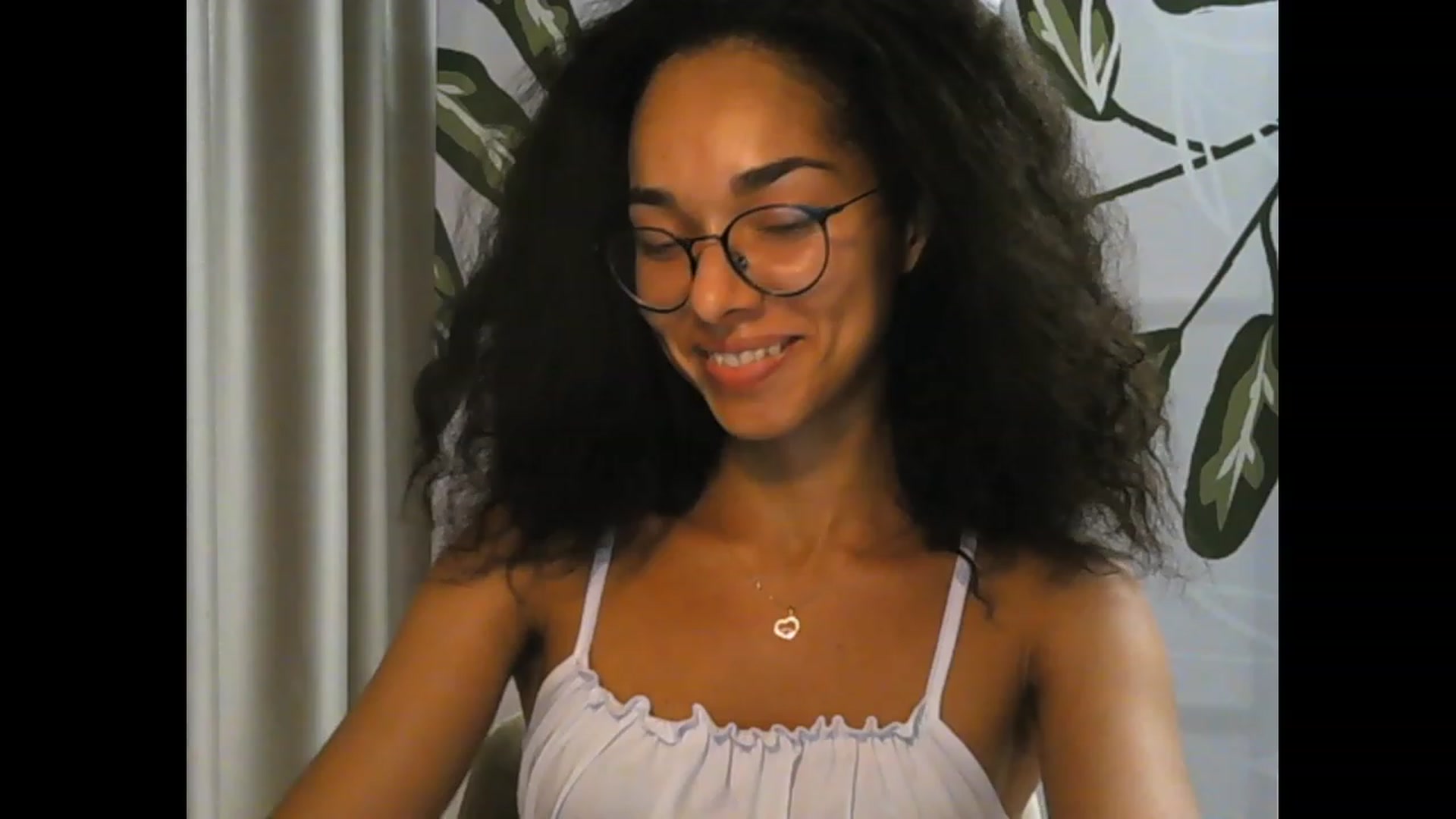 Gallery image thumbnail from Carmel_Dee's myfreecams stream on, 09/29/2023, 01:25 image 4 of 20