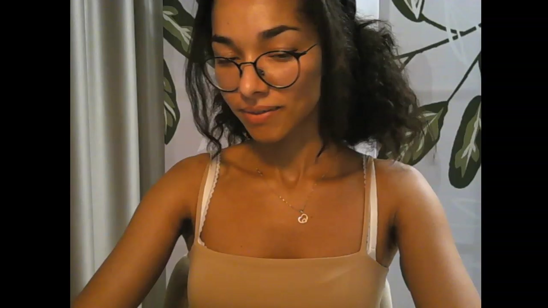 Gallery image thumbnail from Carmel_Dee's myfreecams stream on, 09/30/2023, 01:06 image 12 of 20