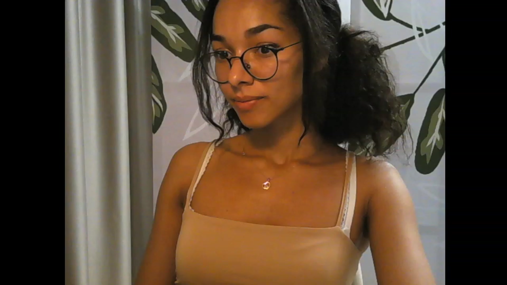 Gallery image thumbnail from Carmel_Dee's myfreecams stream on, 09/30/2023, 01:06 image 9 of 20