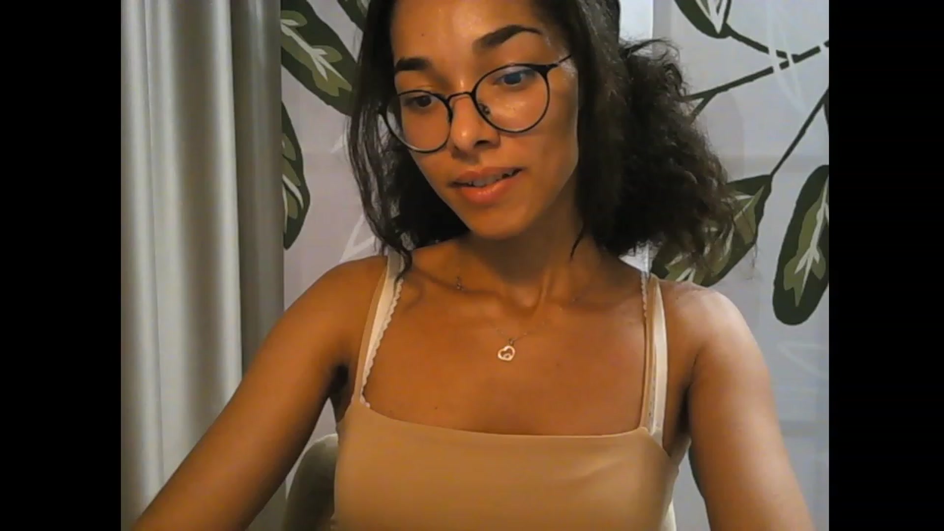 Gallery image thumbnail from Carmel_Dee's myfreecams stream on, 09/30/2023, 01:06 image 10 of 20